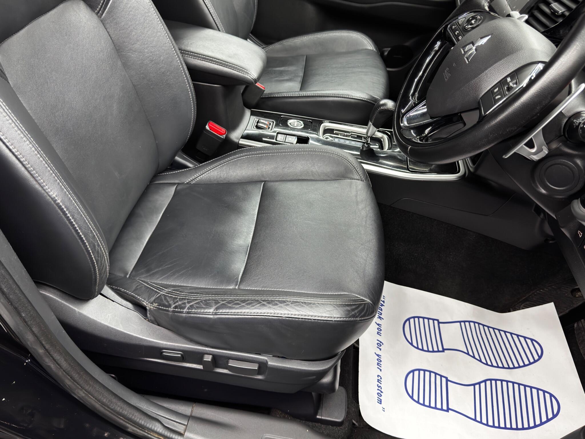 Mitsubishi Outlander - Image 13
