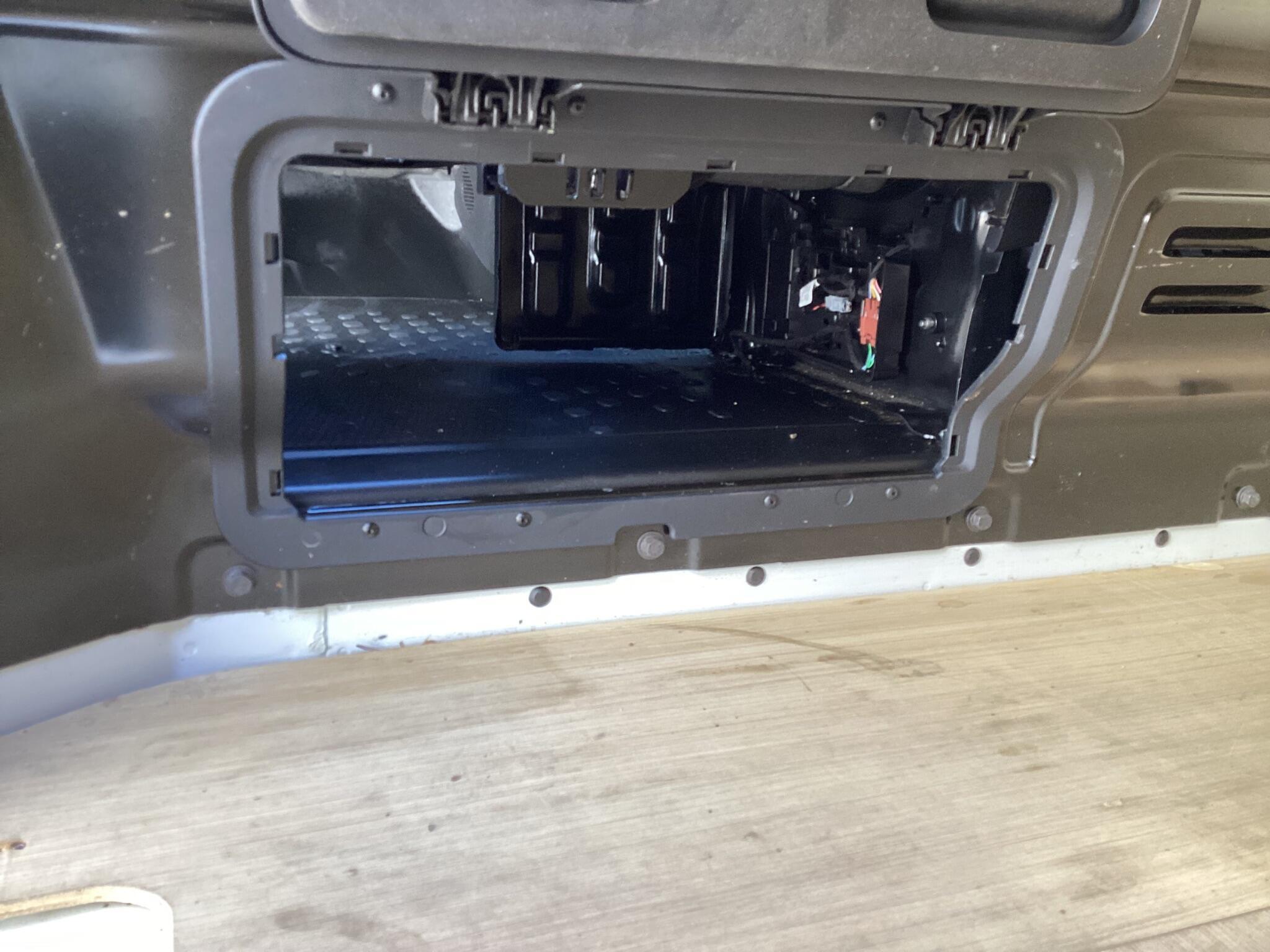 Renault Trafic - Image 18