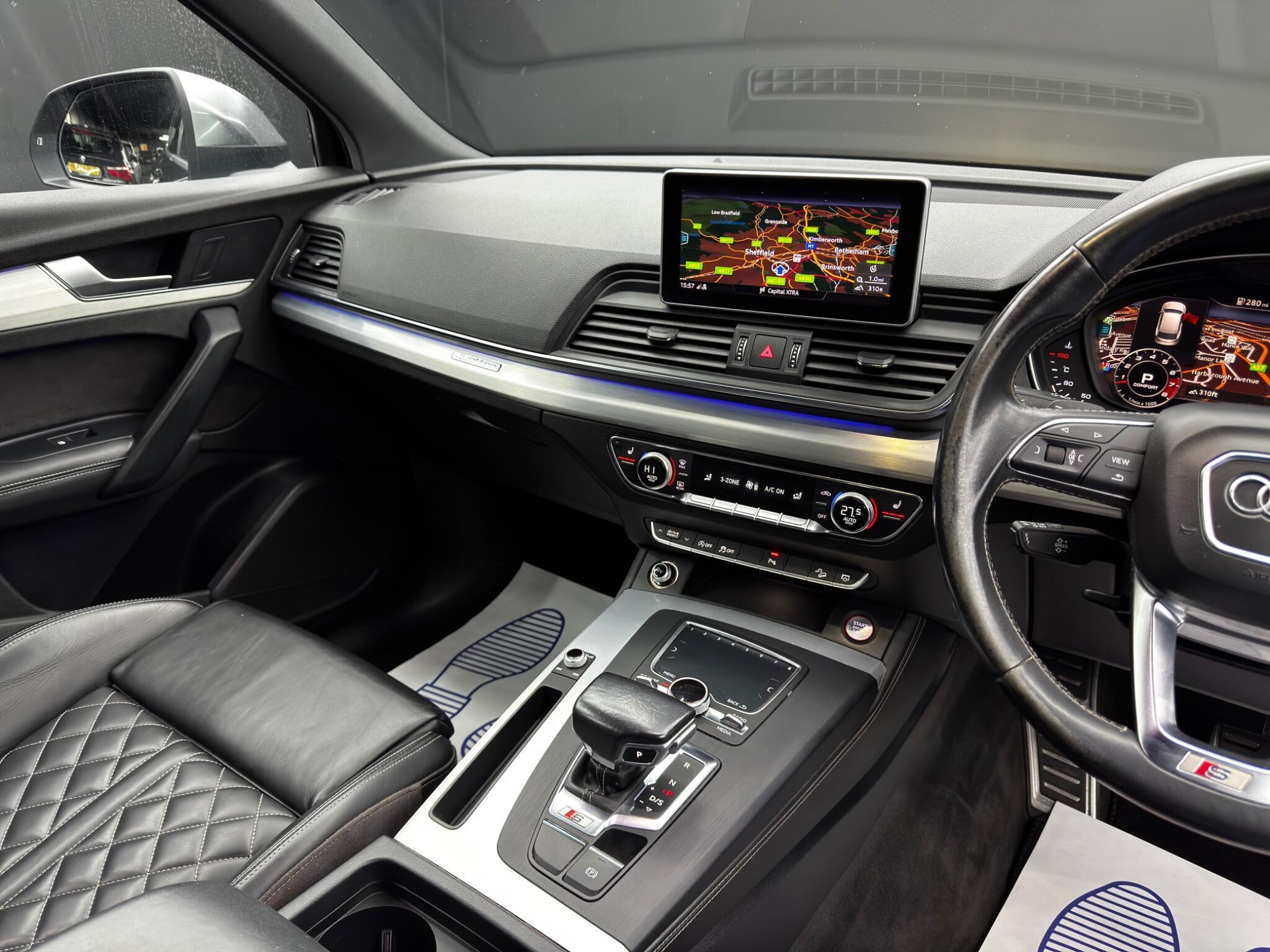 Audi SQ5 - Image 26