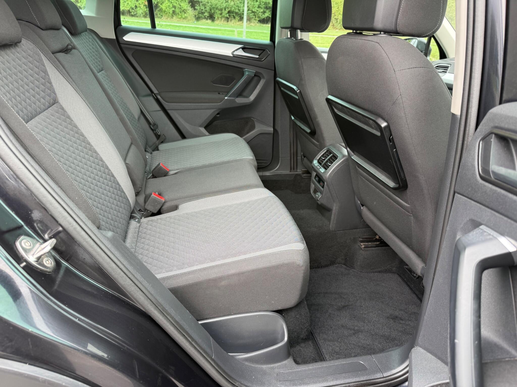 Volkswagen Tiguan - Image 18