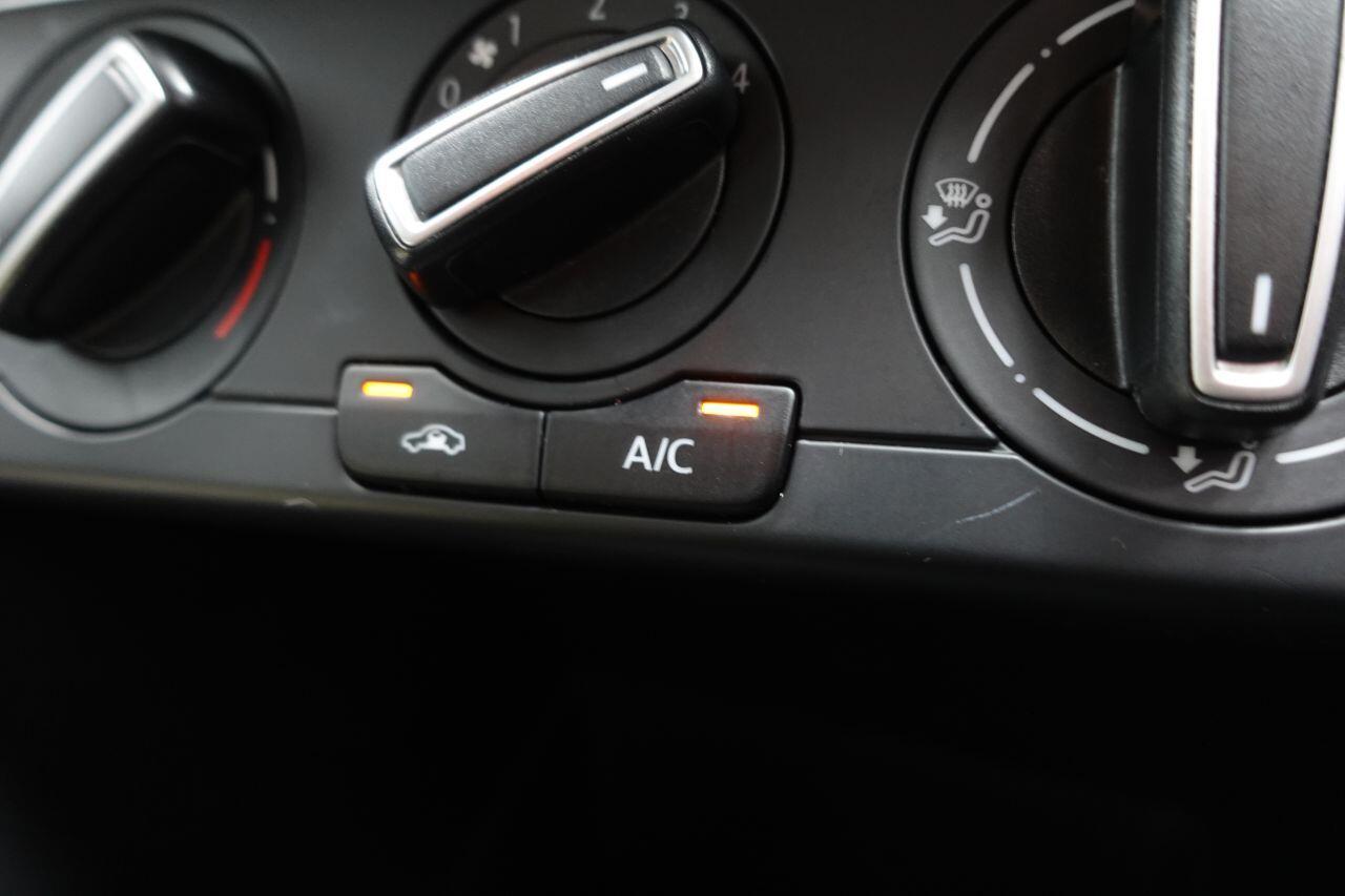 Volkswagen Polo - Image 33