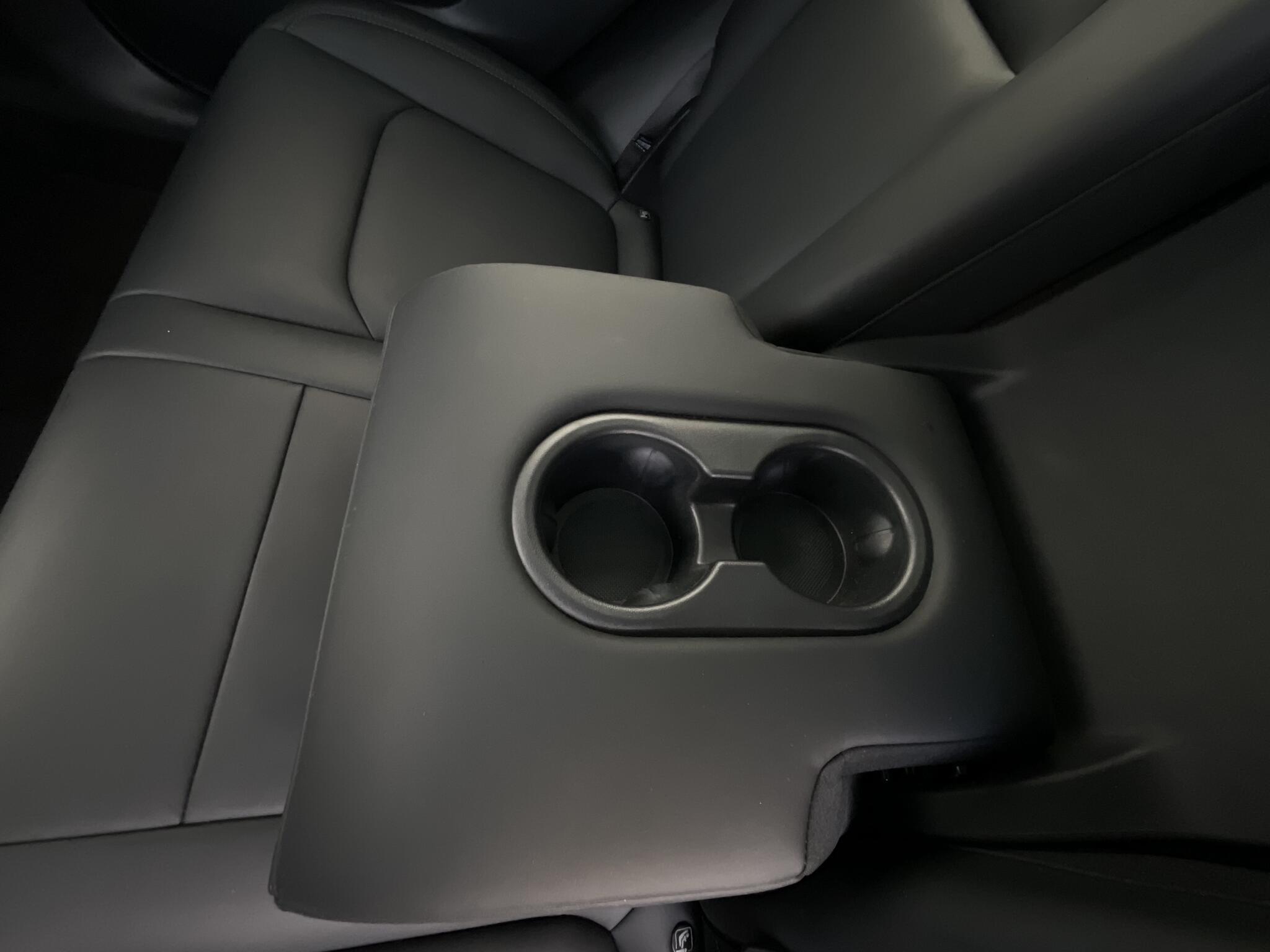 Tesla Model Y - Image 16