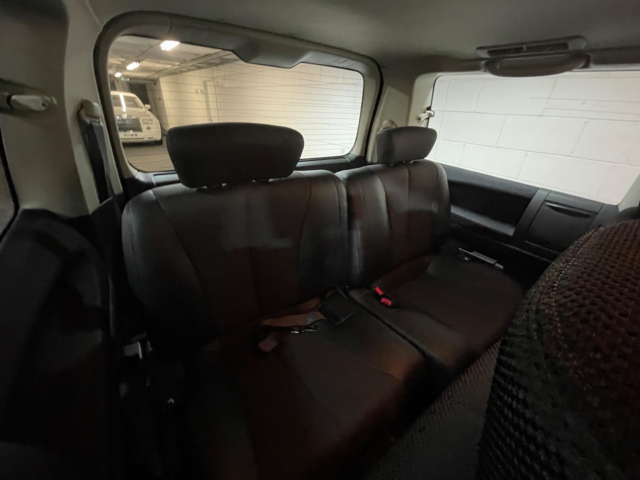 Nissan Elgrand - Image 12
