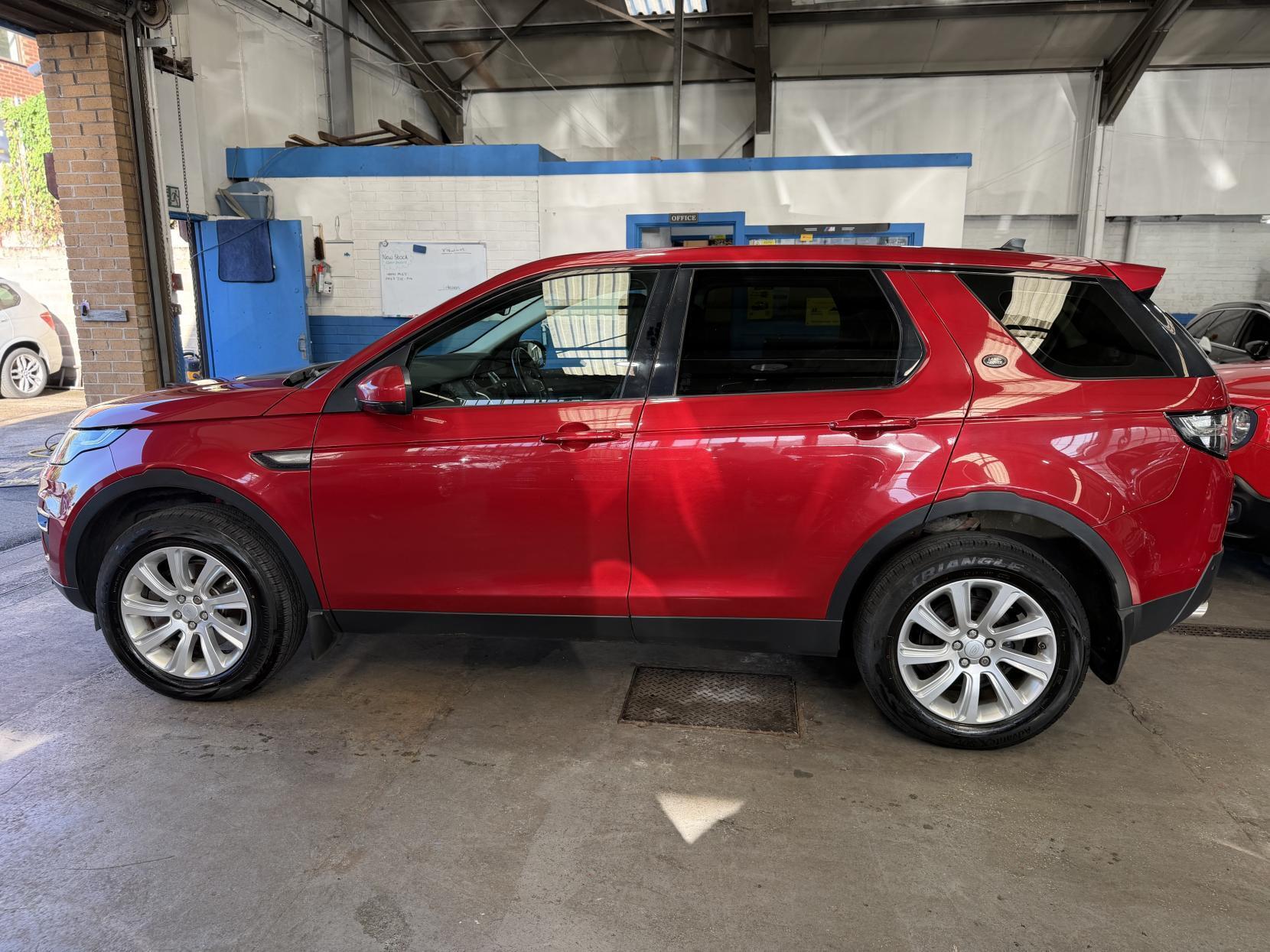 Land Rover DISCOVERY SPORT - Image 2