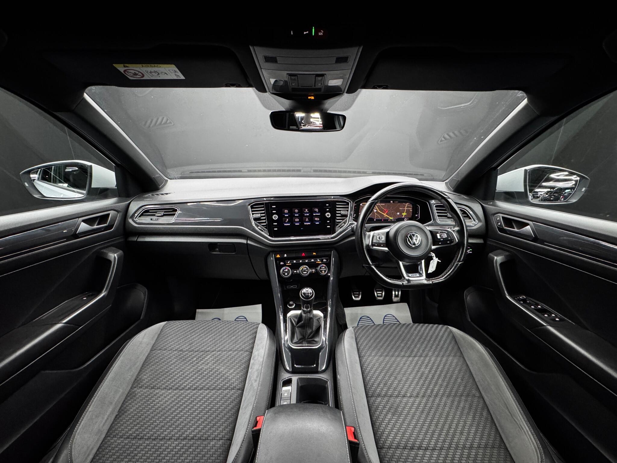 Volkswagen T-Roc - Image 17
