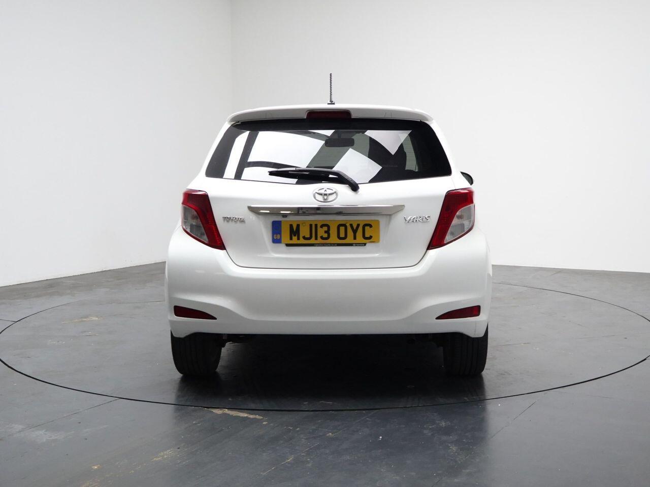 Toyota Yaris - Image 11