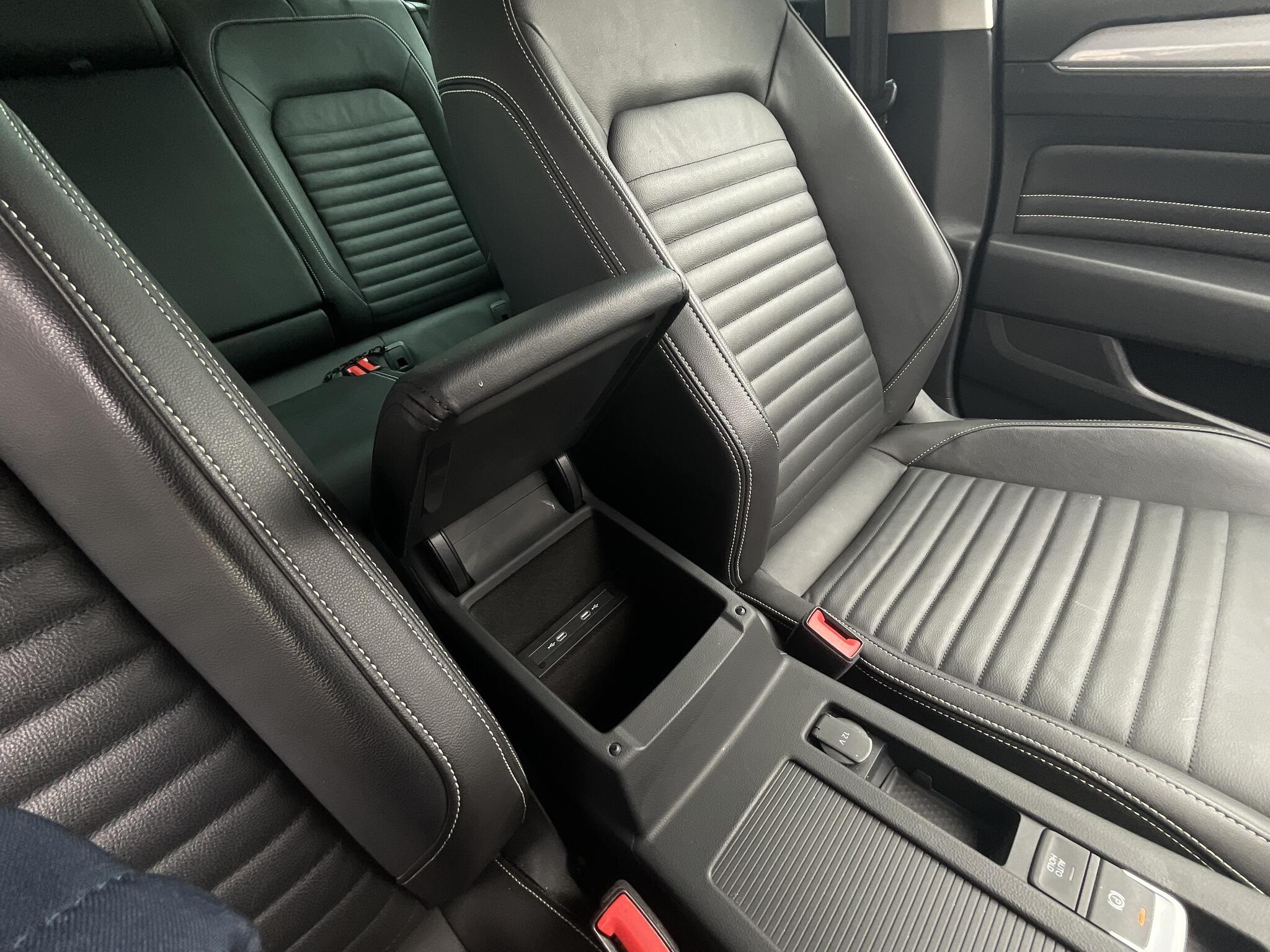 Volkswagen Passat - Image 16