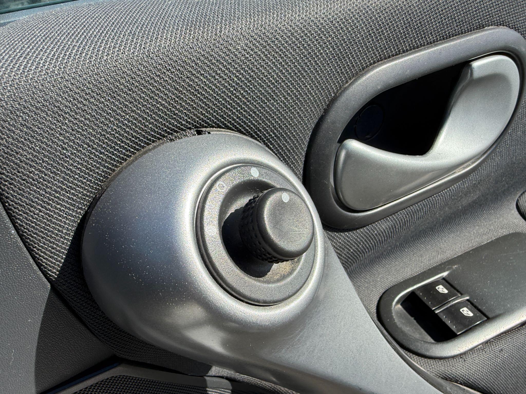 Renault Megane - Image 50