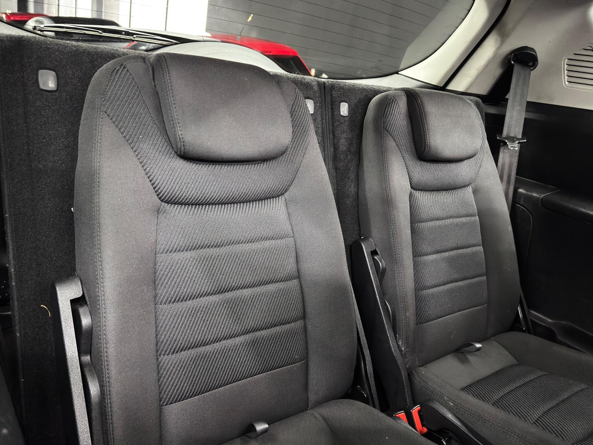 Ford S-MAX - Image 17