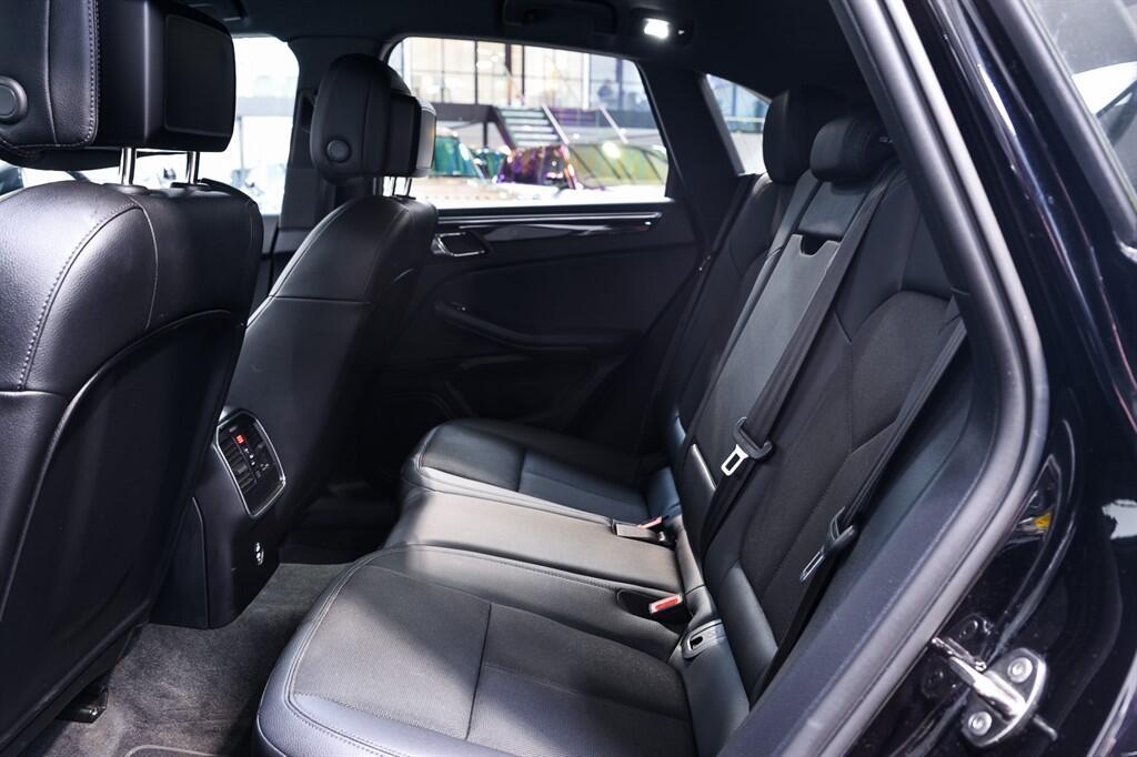 Porsche Macan - Image 15