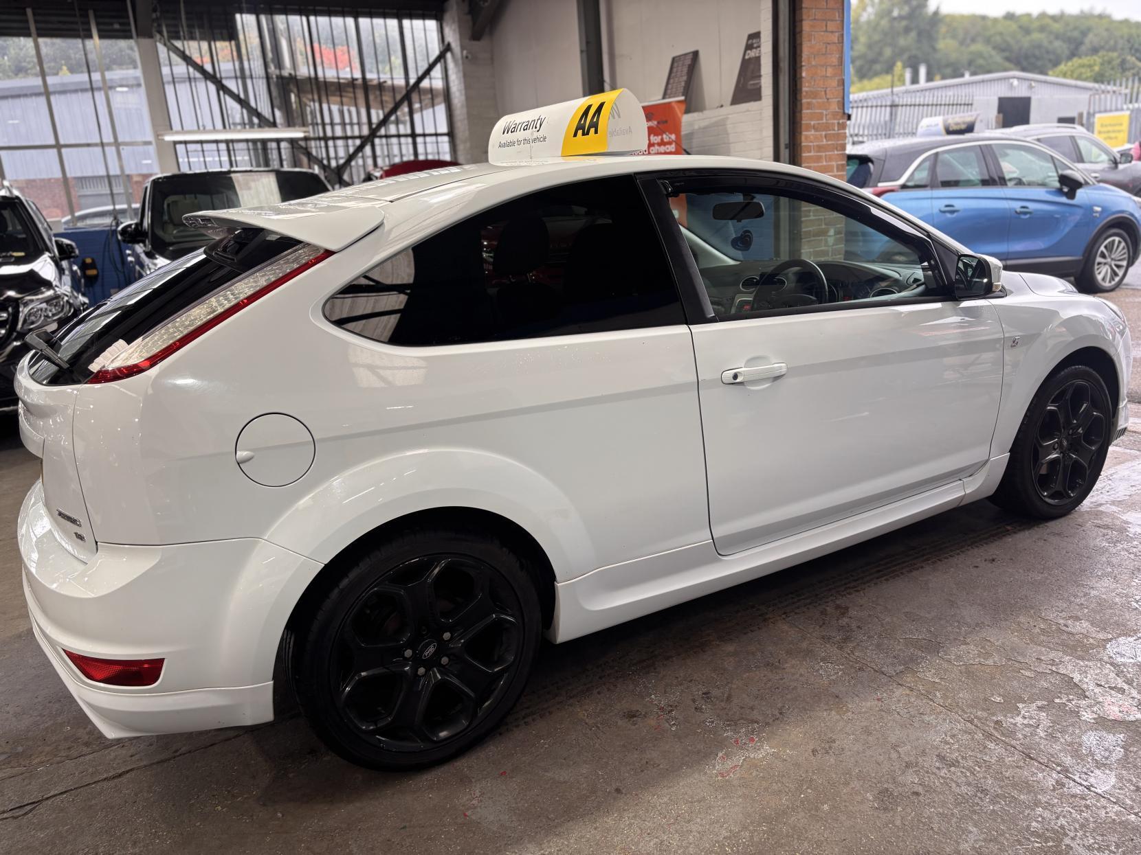 Ford Focus - Image 8