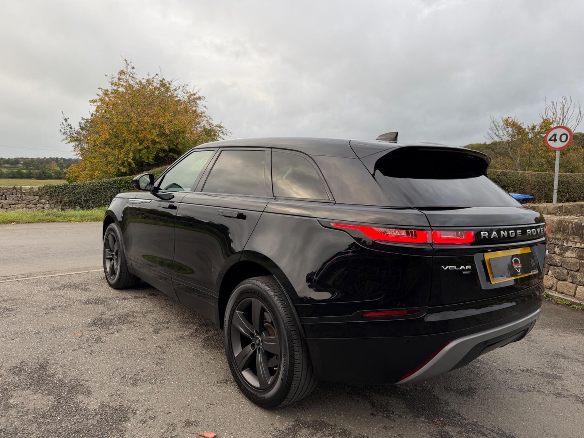Land Rover Range Rover Velar - Image 11