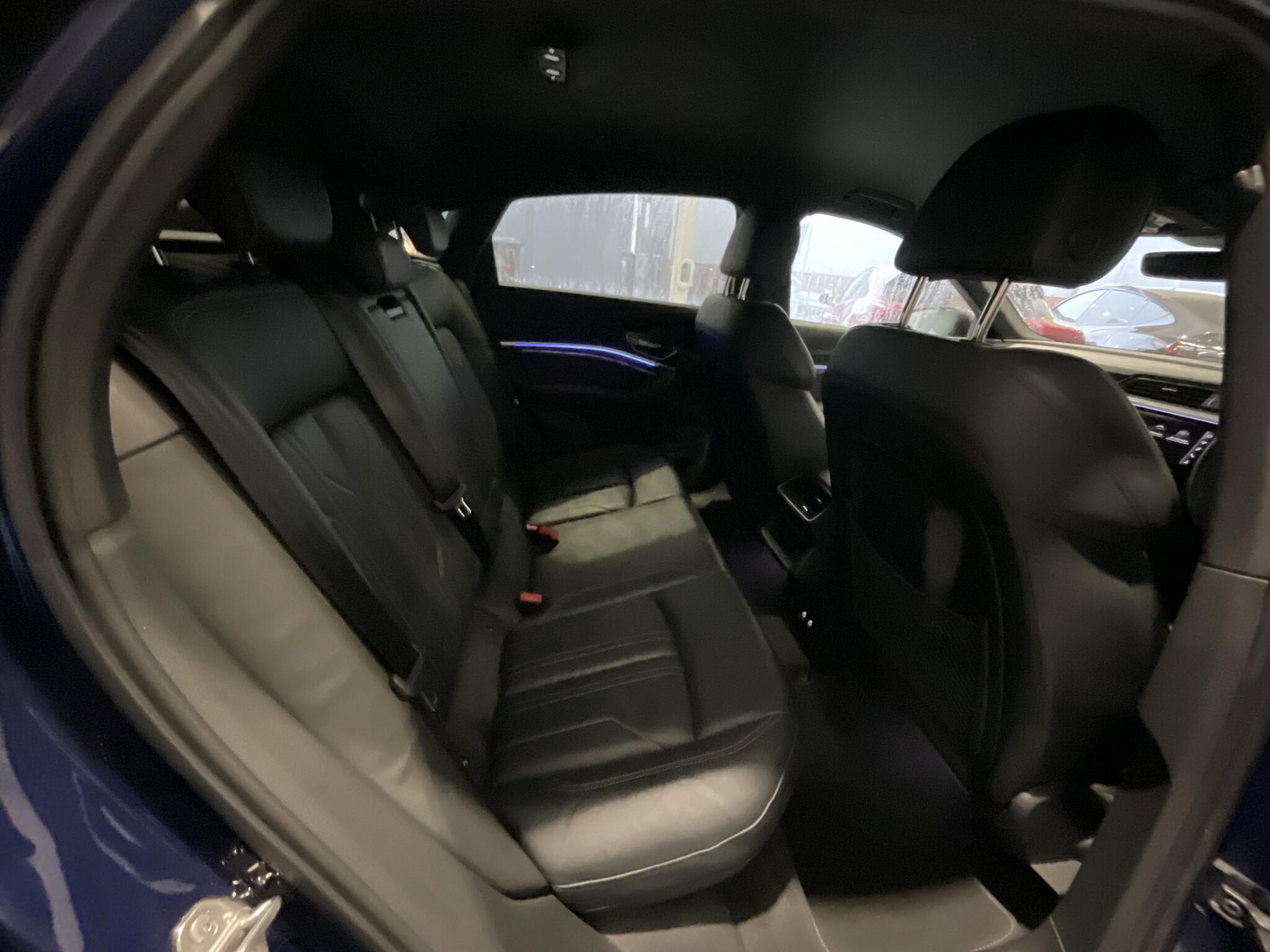 Audi E-Tron - Image 12