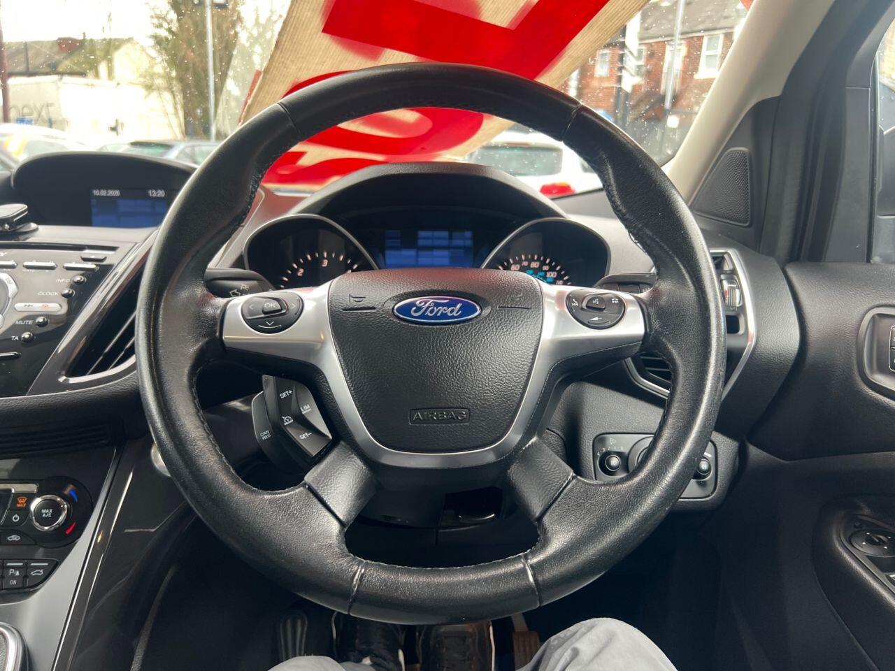 Ford Kuga - Image 32