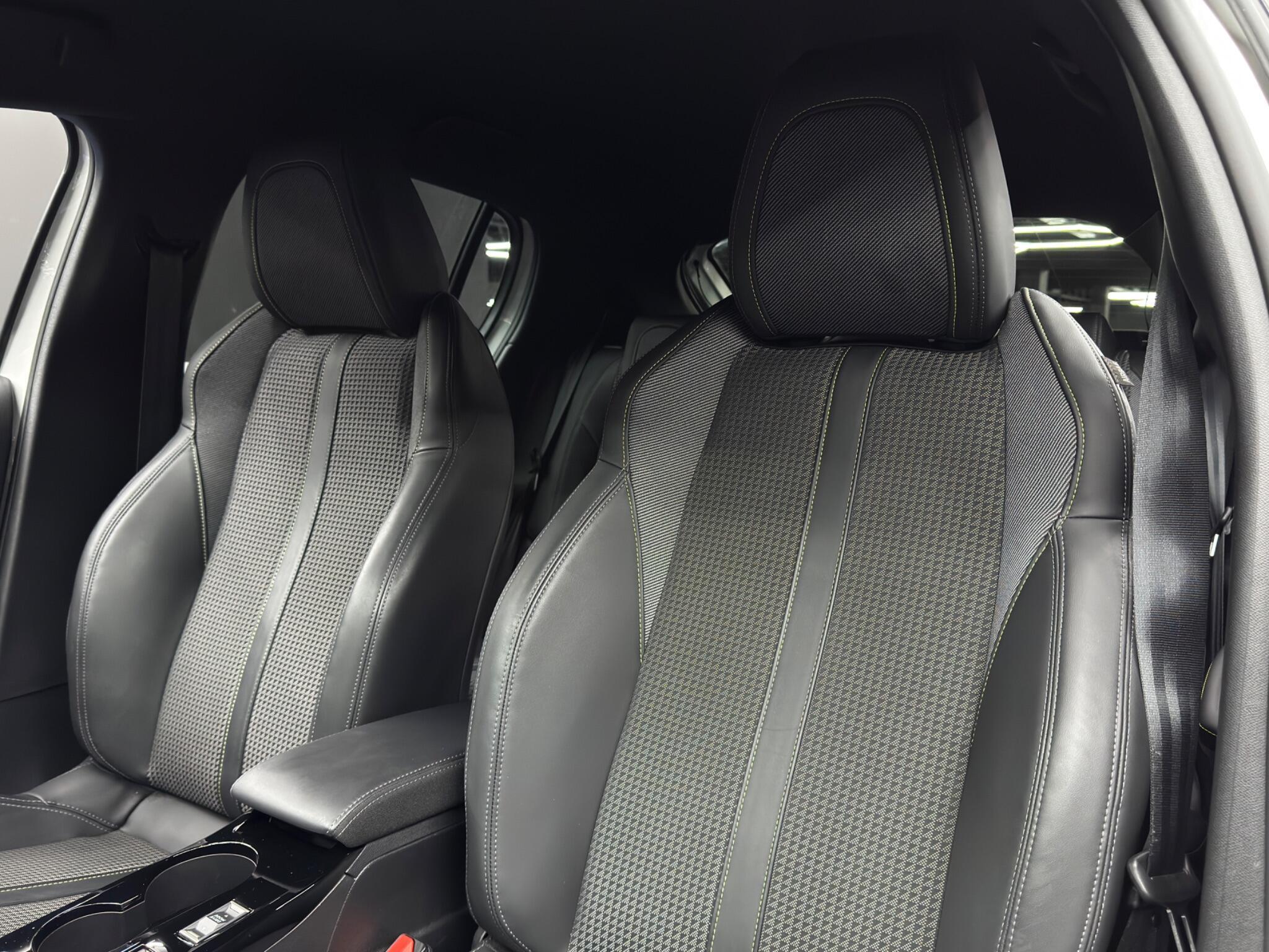 Peugeot 208 - Image 14