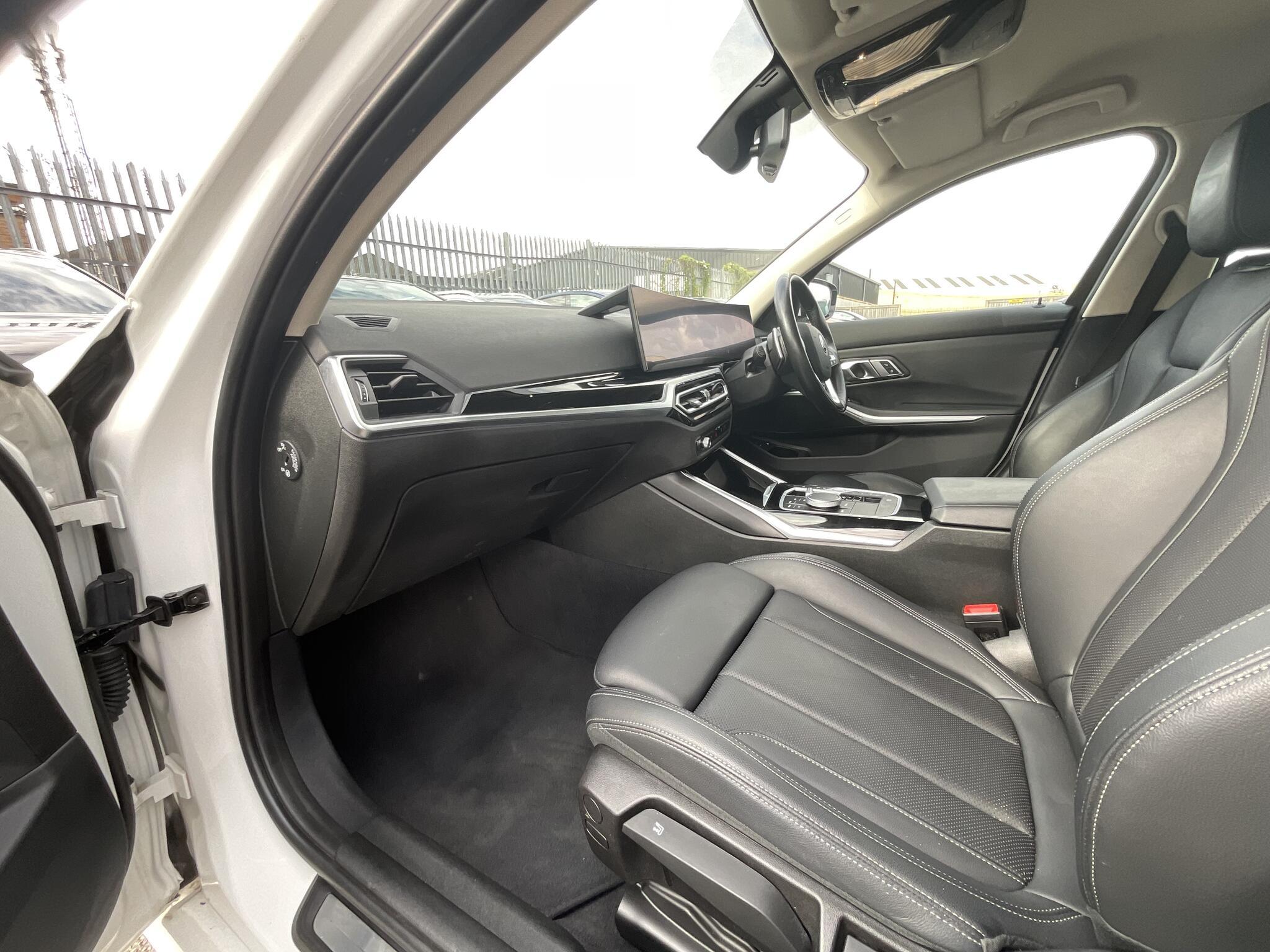 BMW 3 Series - Image 16