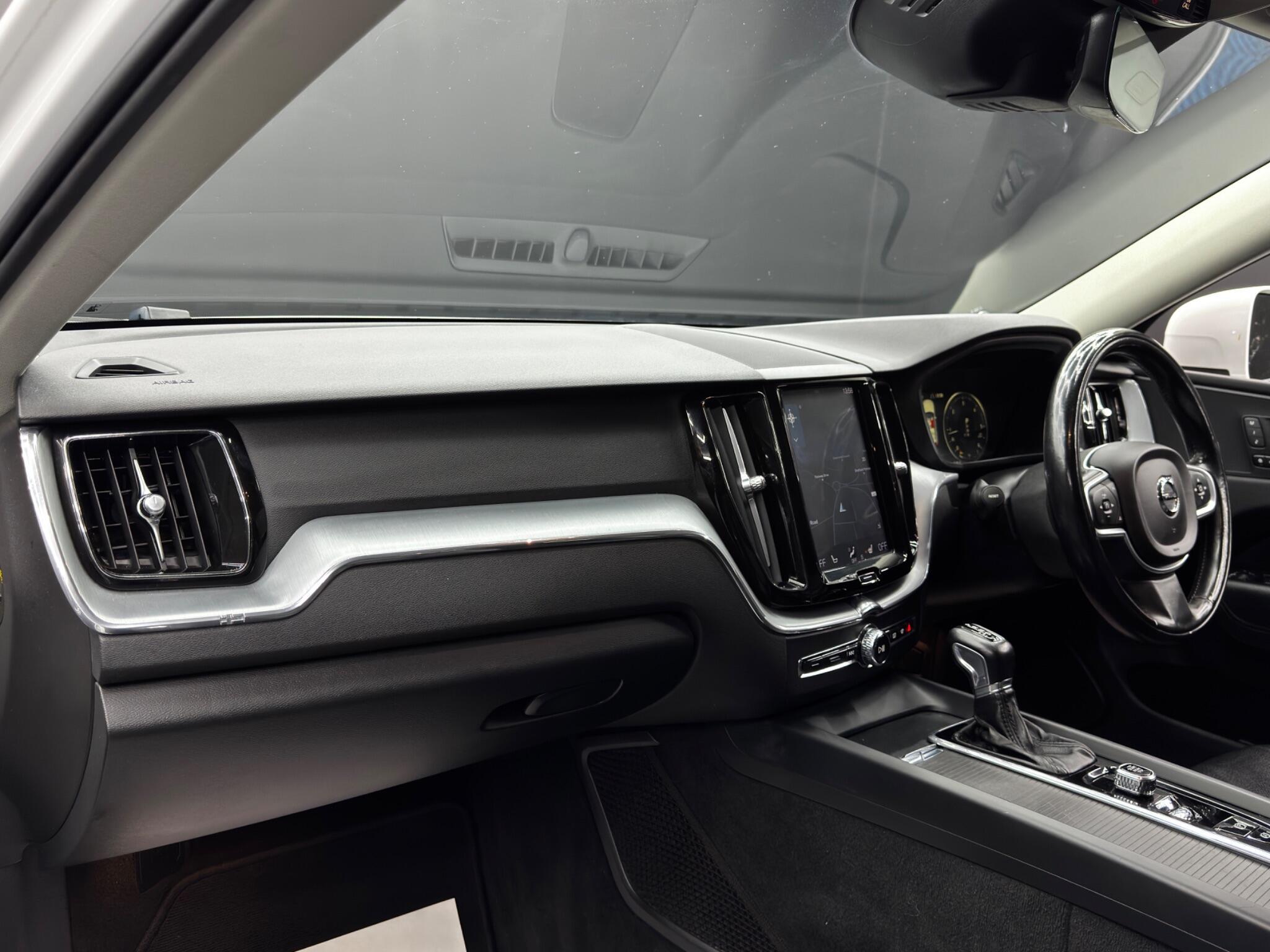 Volvo XC60 - Image 11