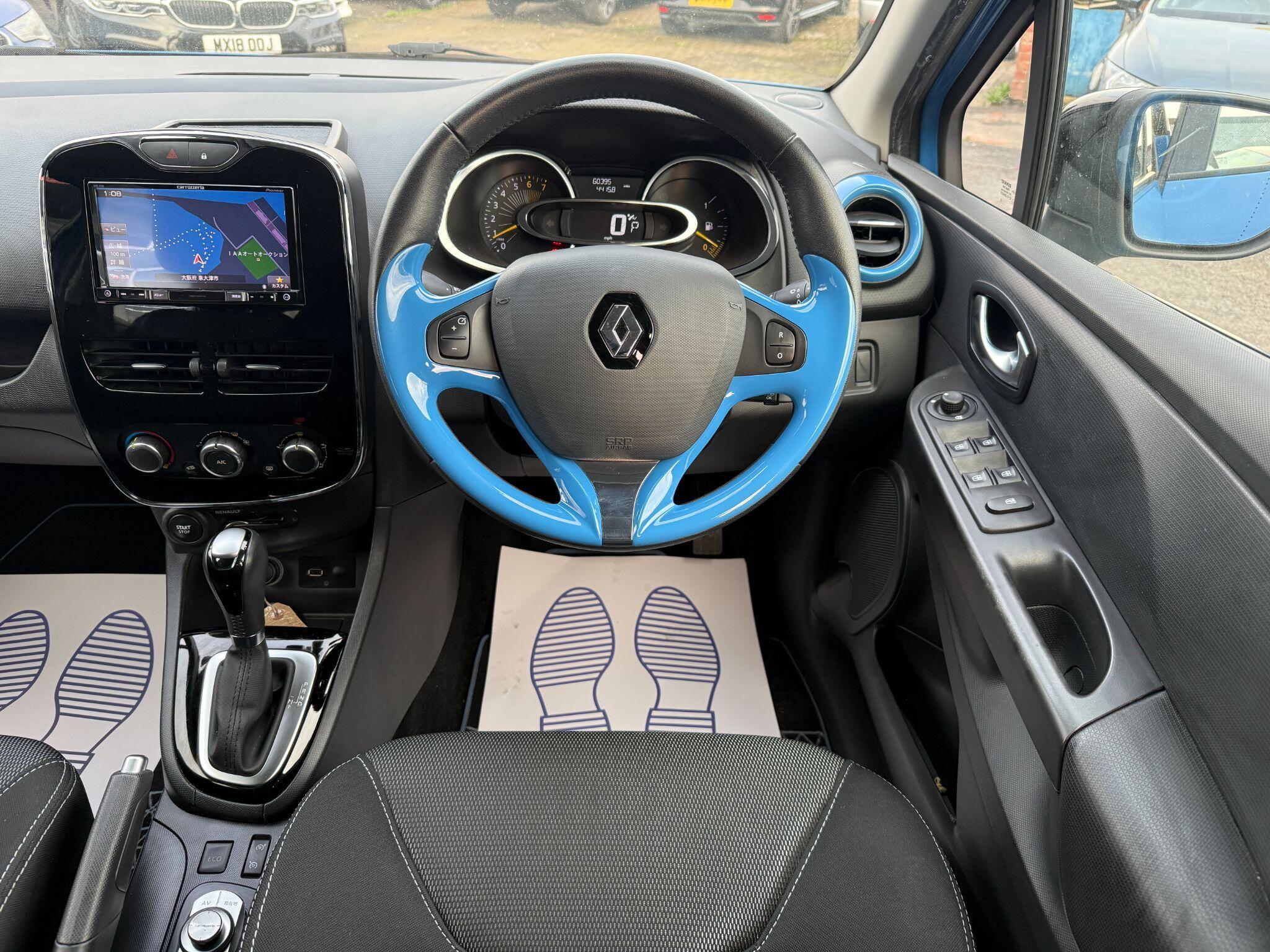 Renault Clio - Image 35