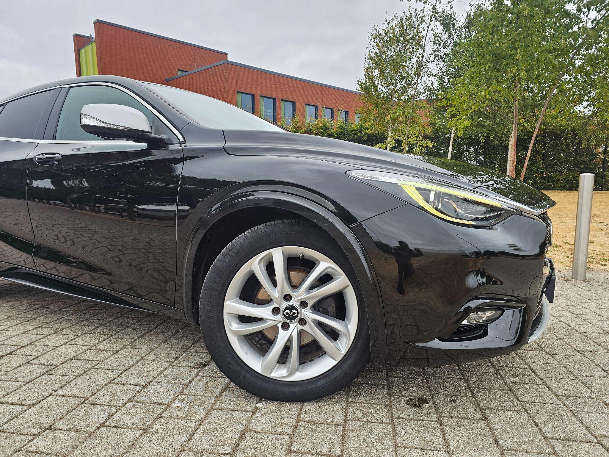 Infiniti Q30 - Image 3