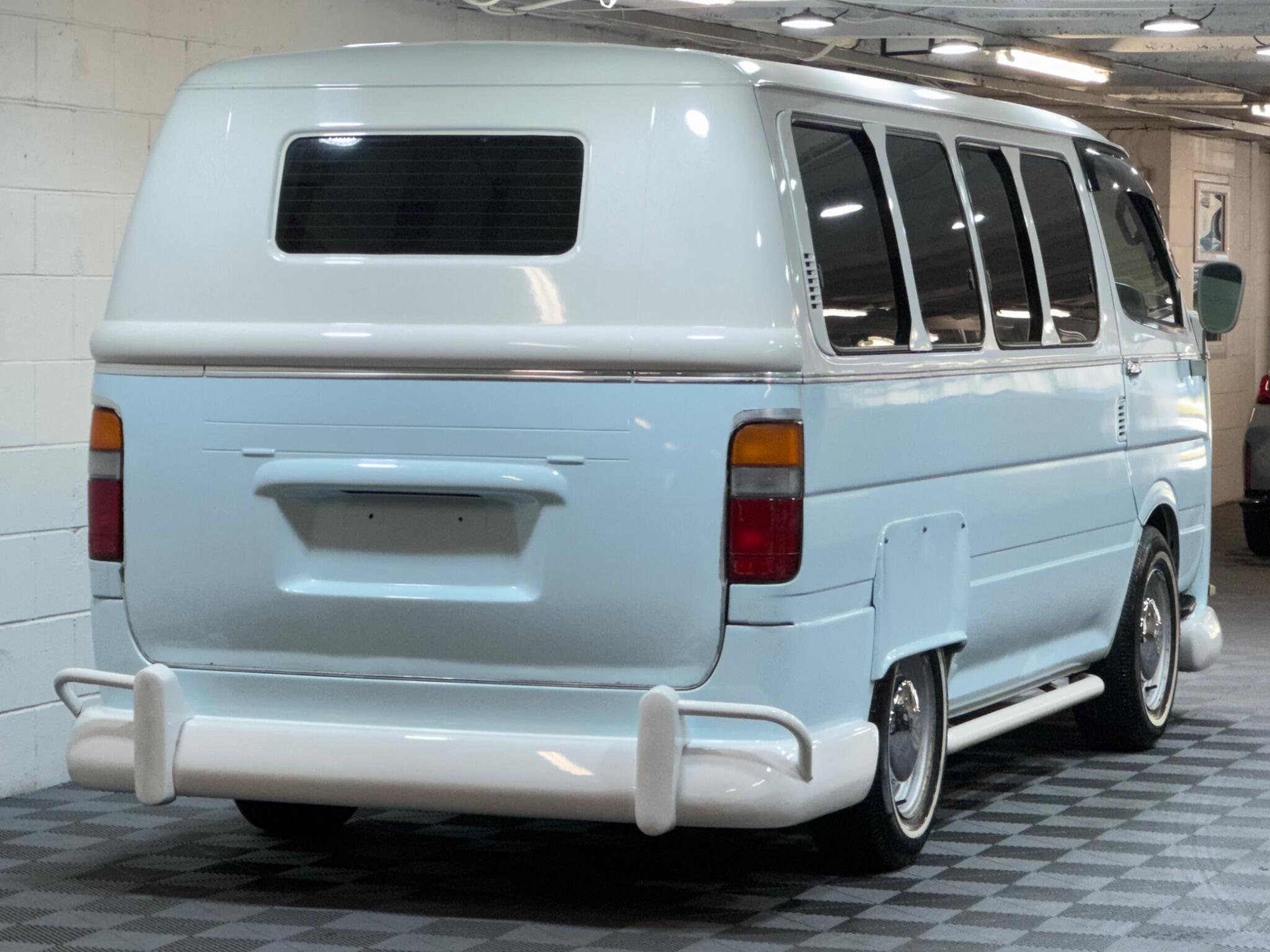 Toyota Hiace - Image 4