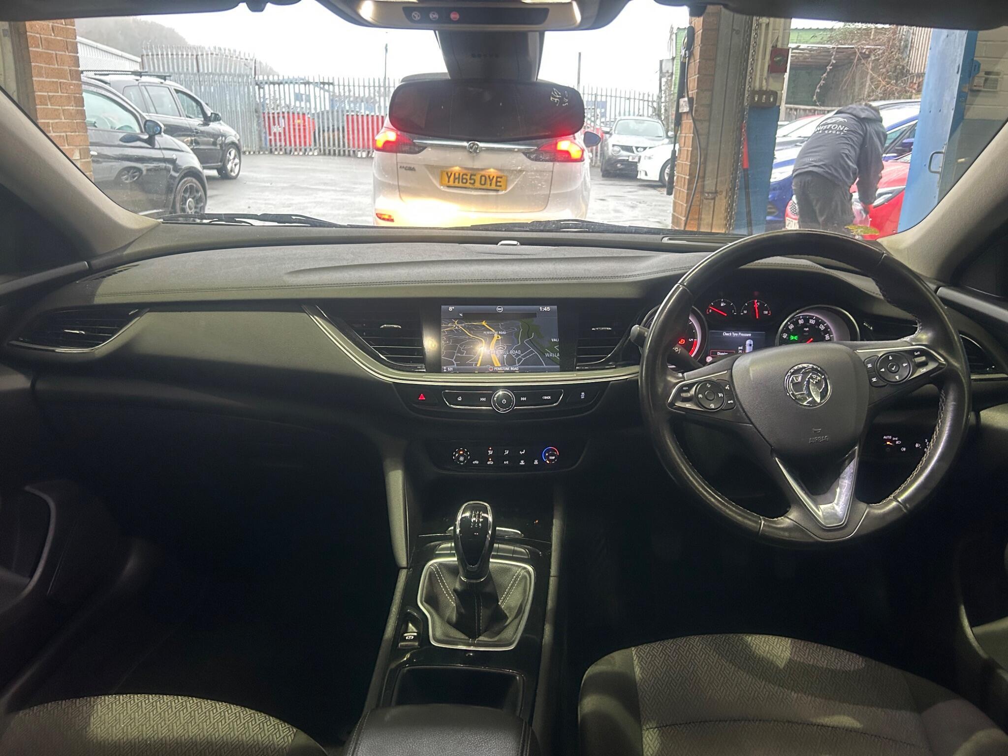 Vauxhall Insignia - Image 24