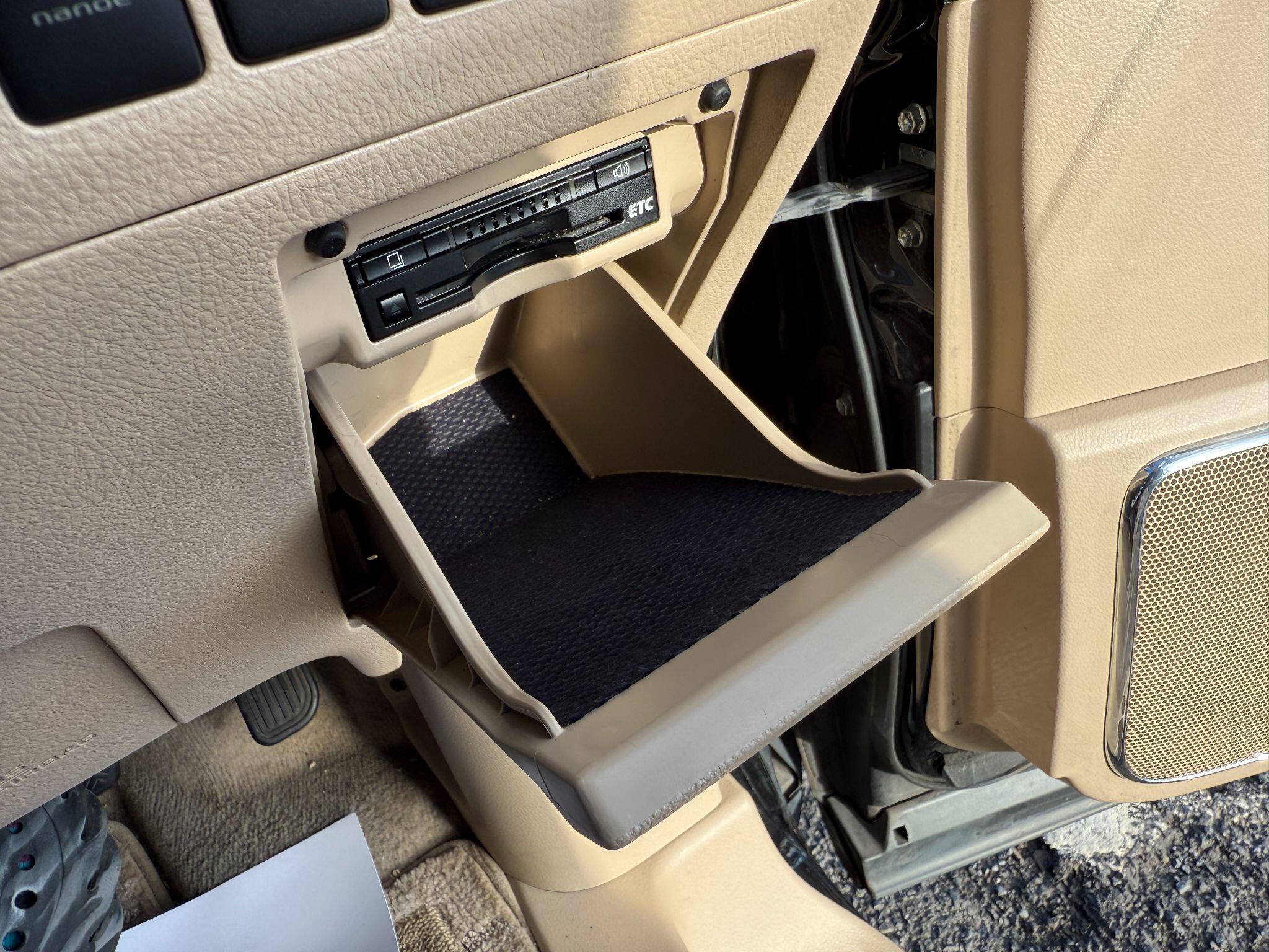 Toyota Alphard - Image 82