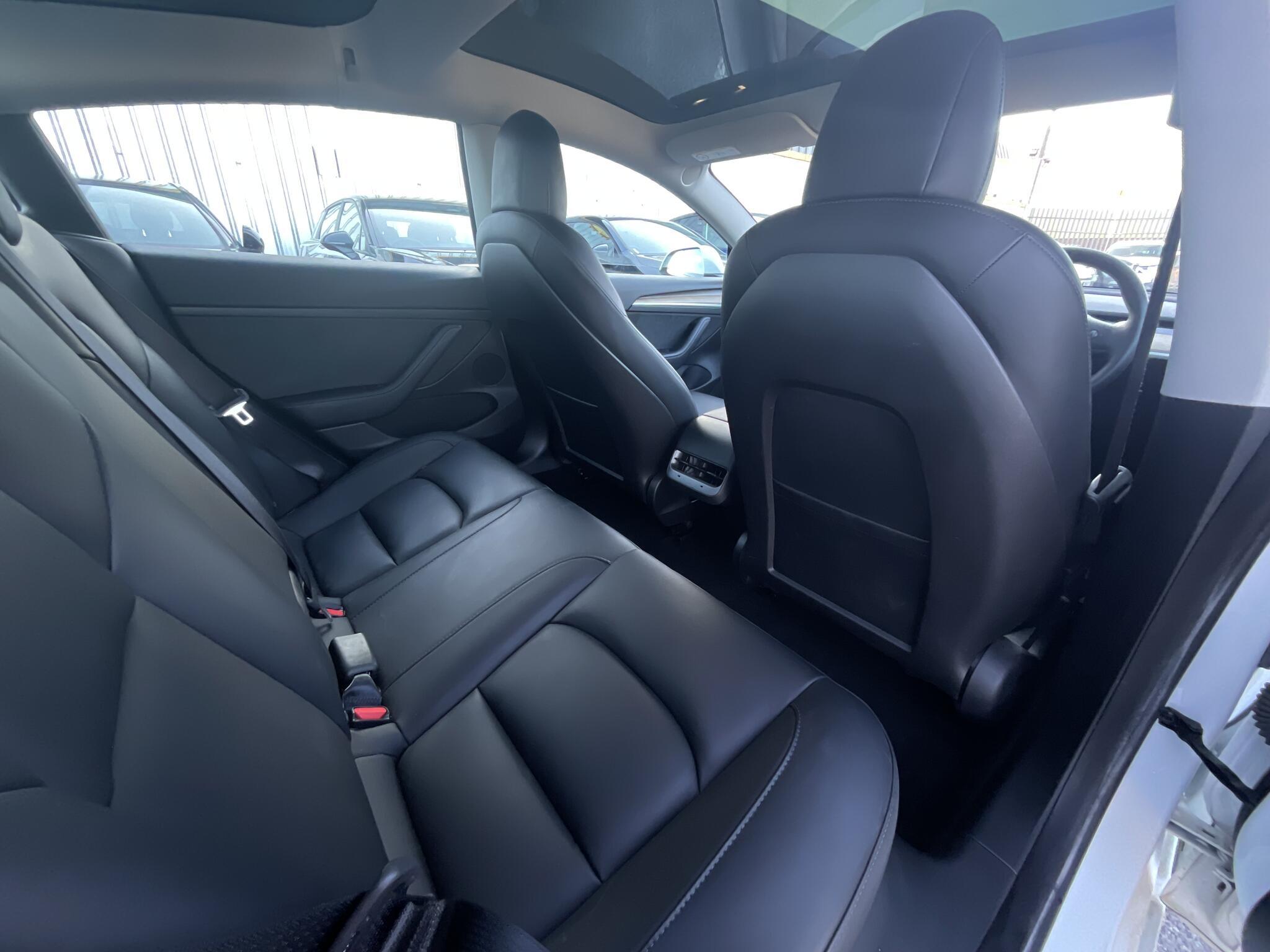 Tesla Model 3 - Image 10