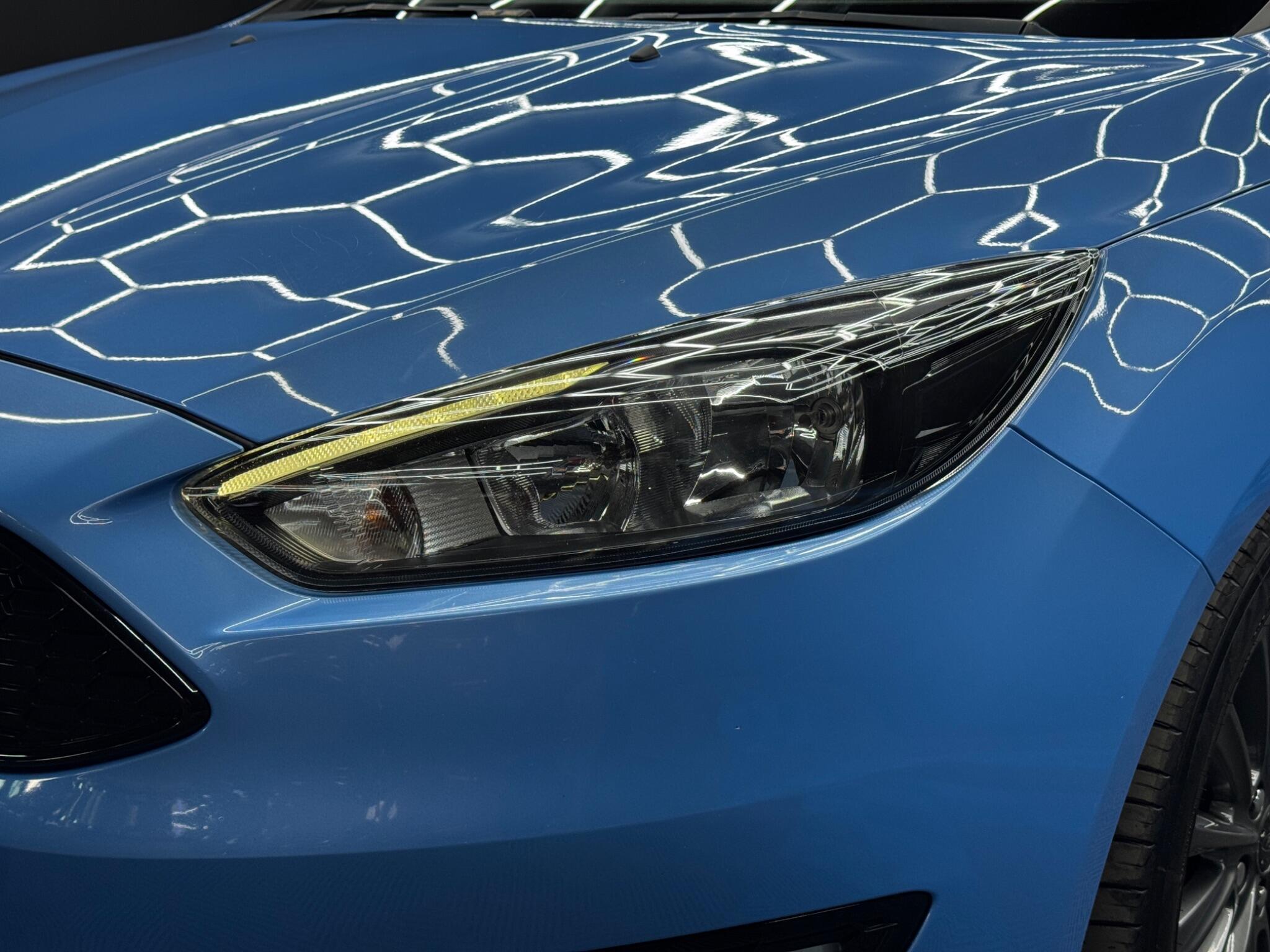Ford Focus - Image 42