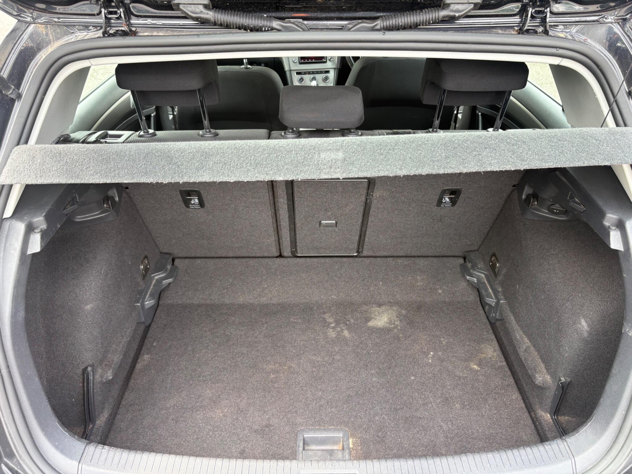 Volkswagen Golf - Image 18