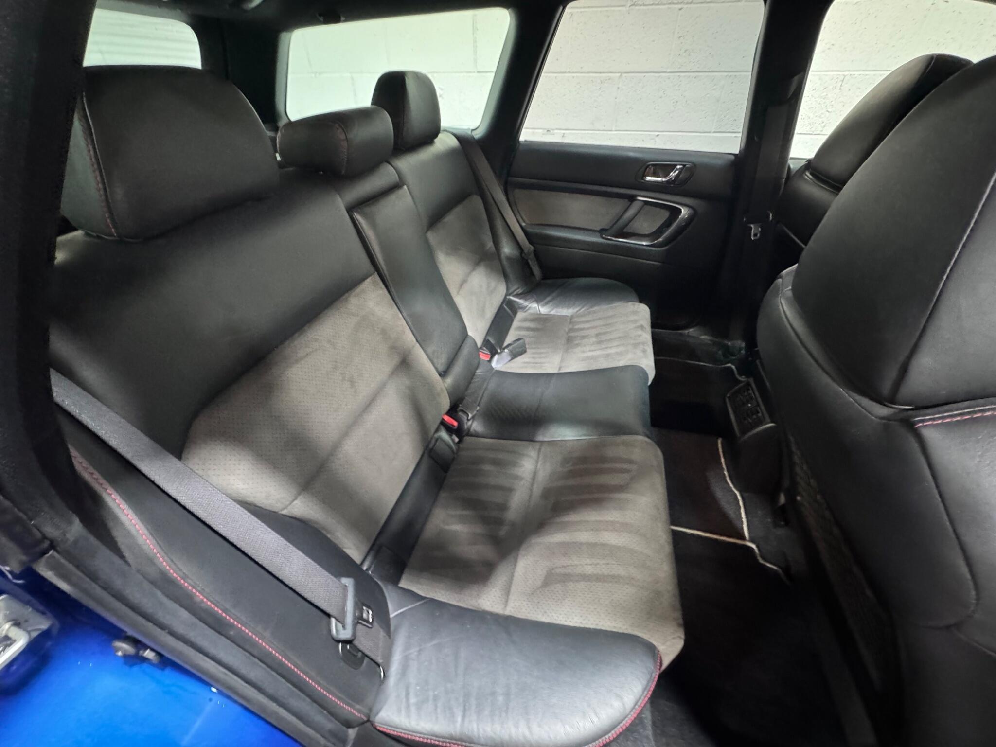 Subaru Legacy - Image 12
