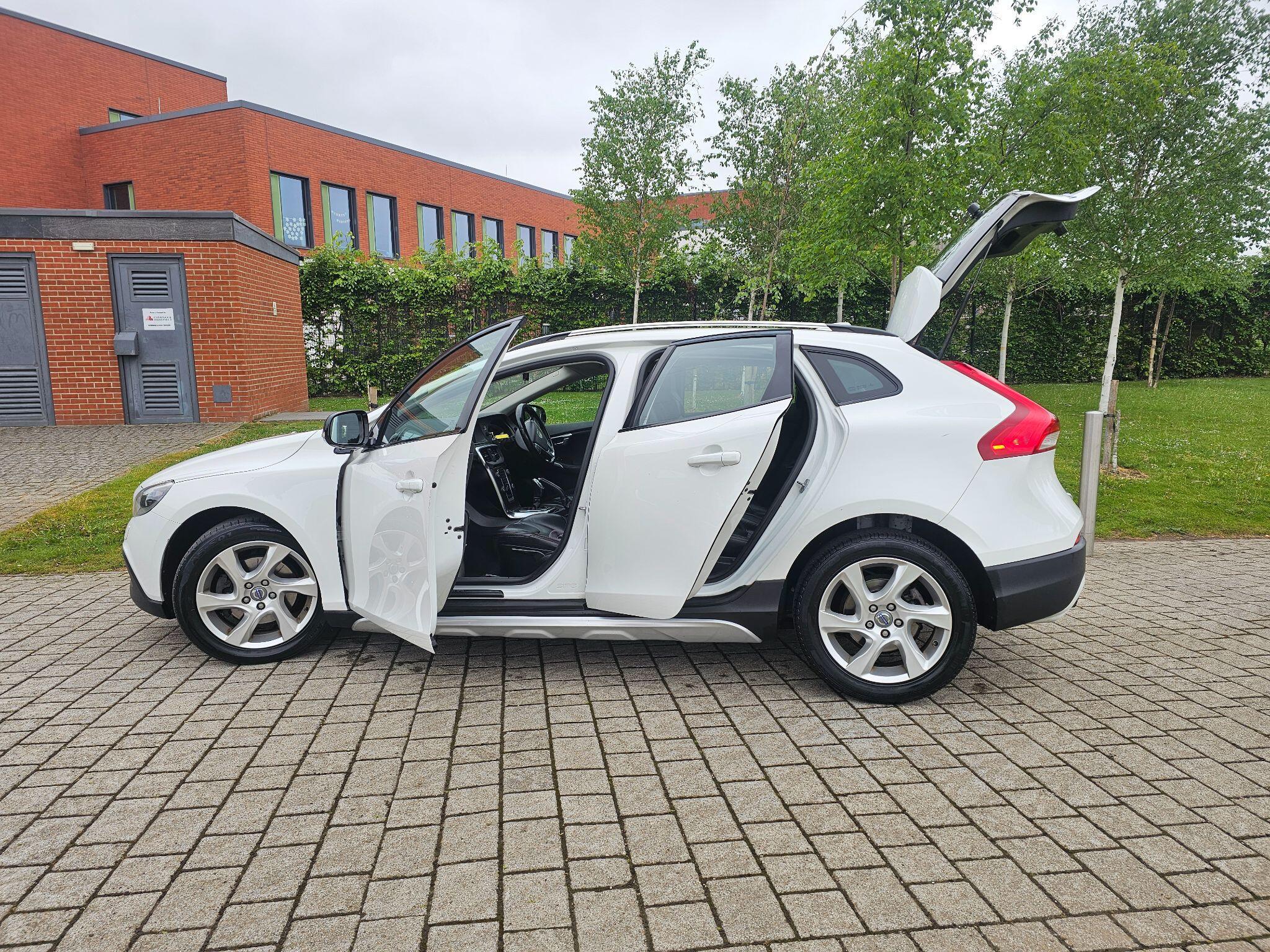 Volvo V40 CROSS COUNTRY - Image 21