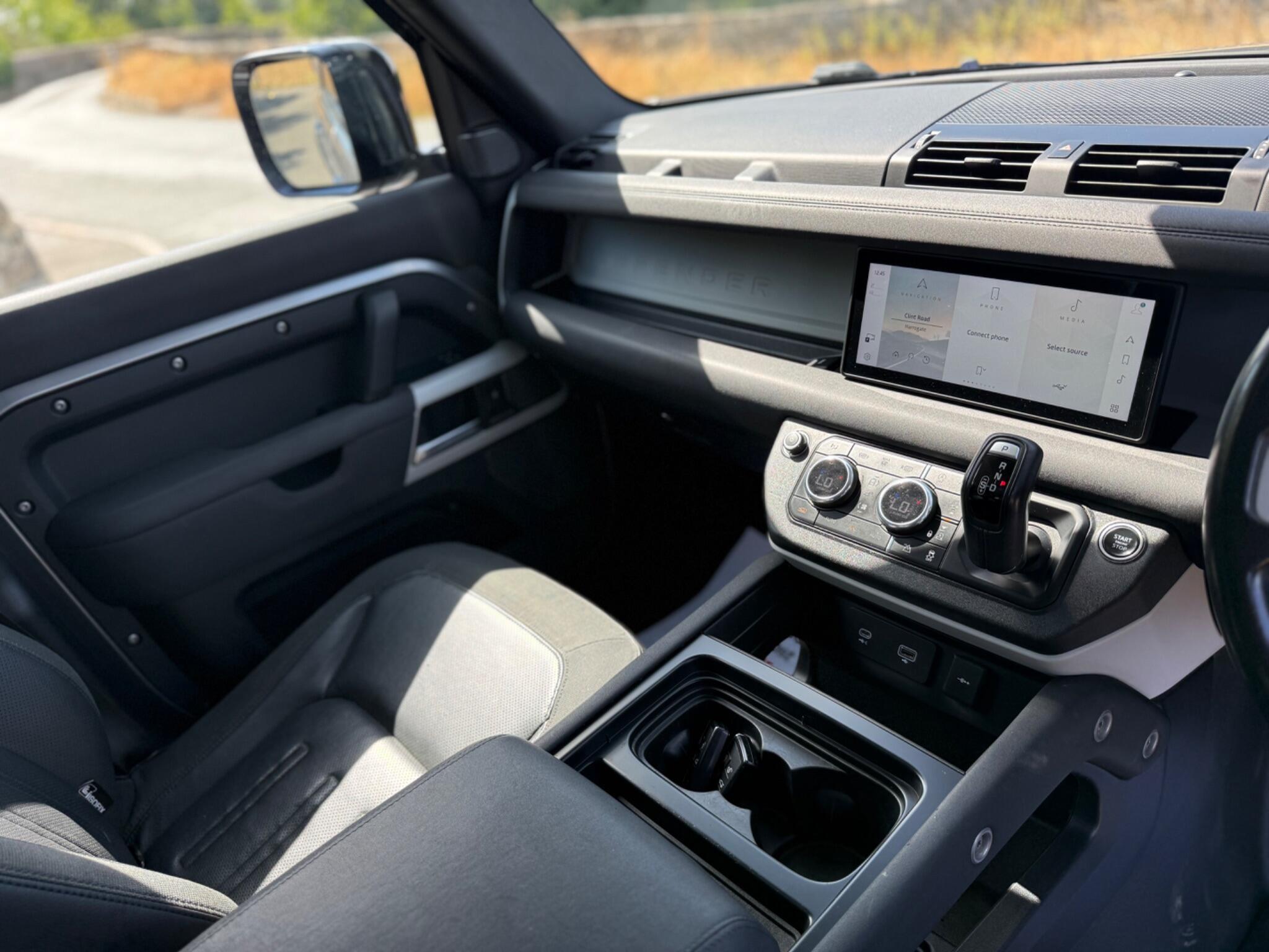 Land Rover Defender 110 - Image 12