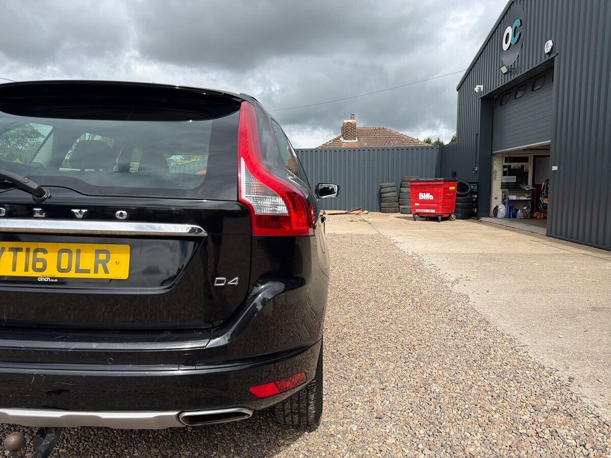 Volvo XC60 - Image 12