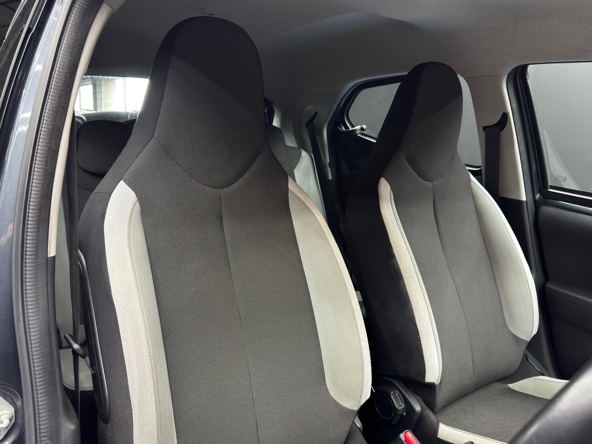 Toyota Aygo - Image 12