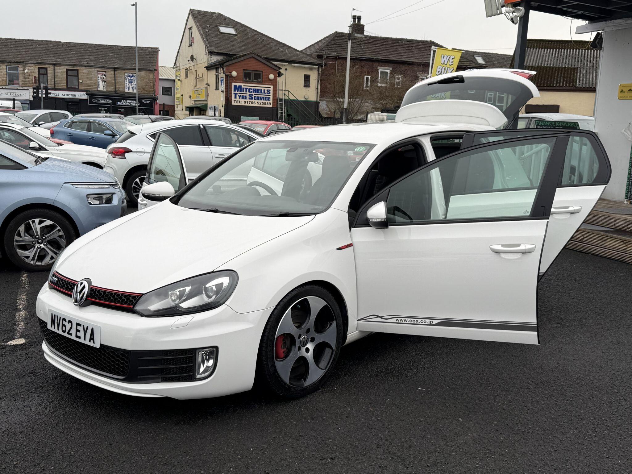 Volkswagen Golf - Image 25
