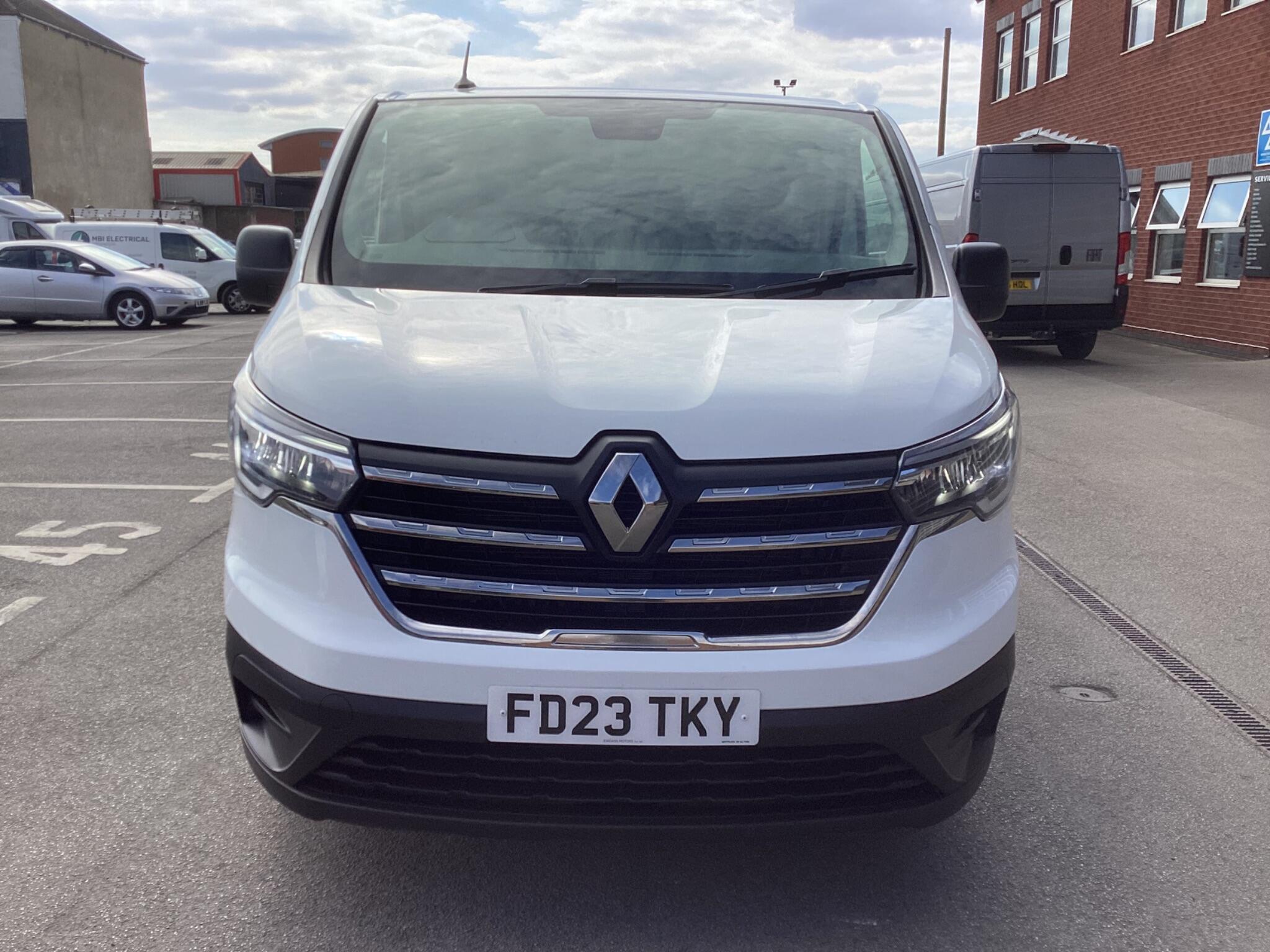 Renault Trafic - Image 2