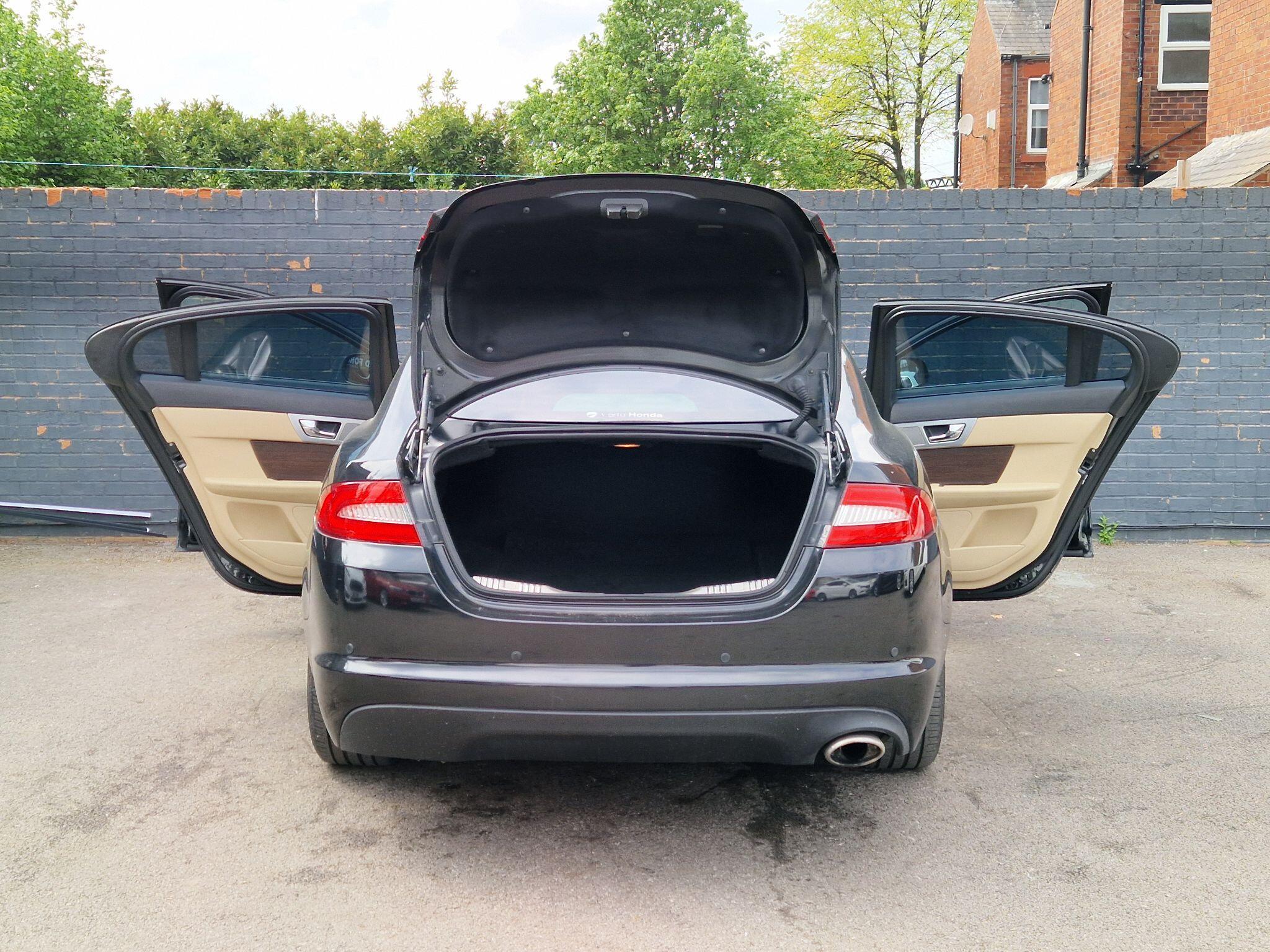 Jaguar XF - Image 20
