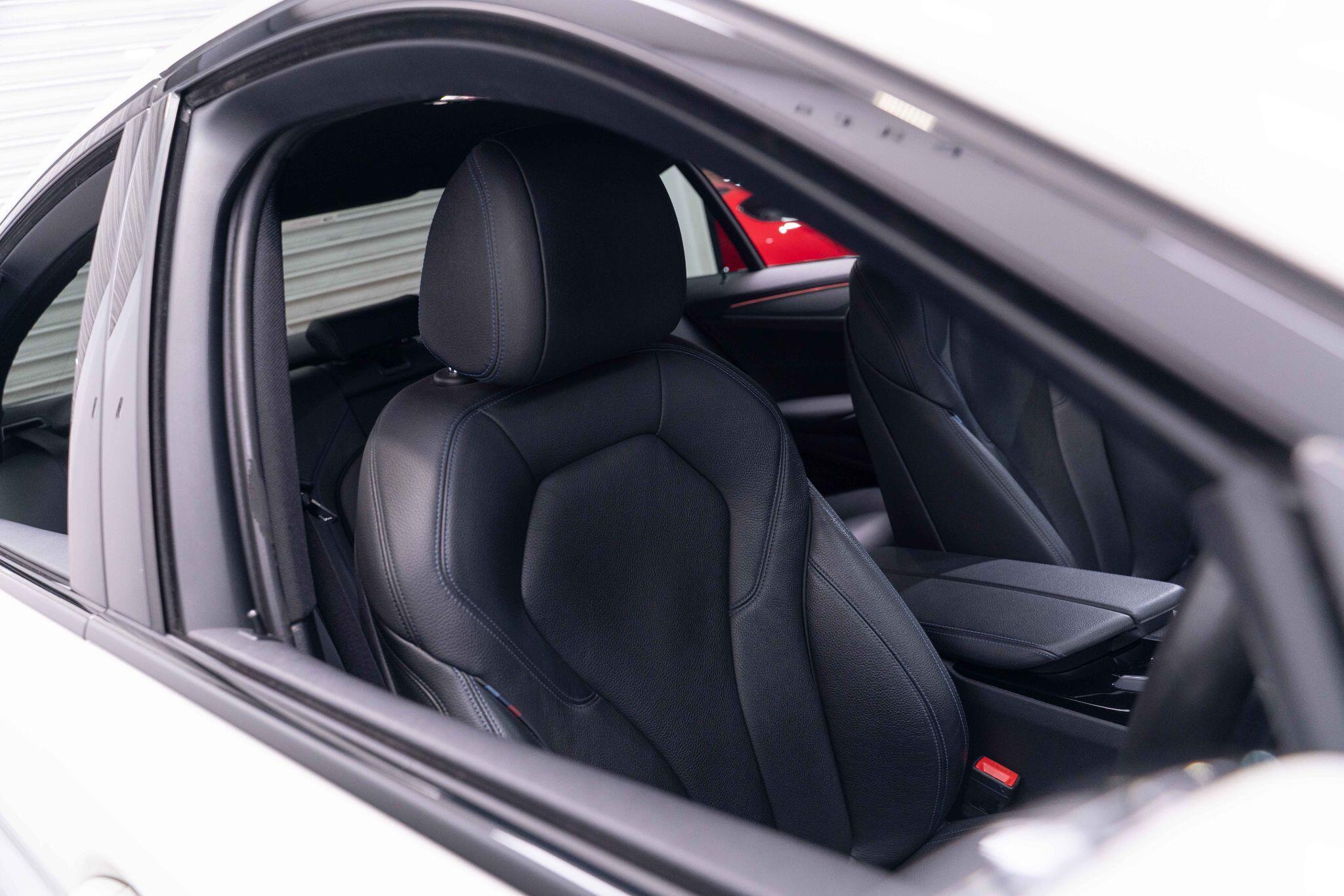BMW 5 Series - Image 4