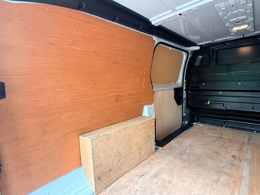 Vauxhall Vivaro - Image 15