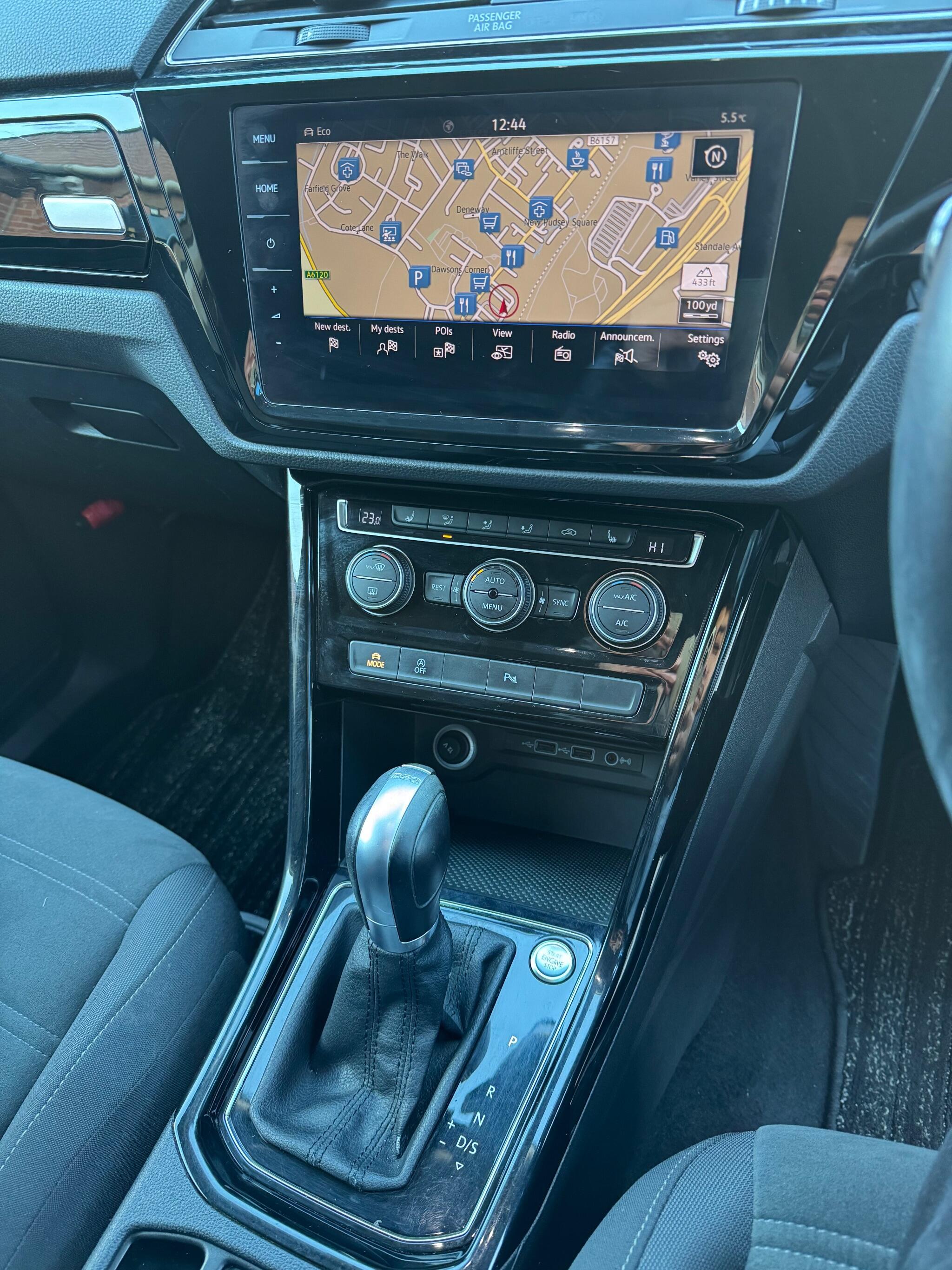 Volkswagen Touran - Image 33