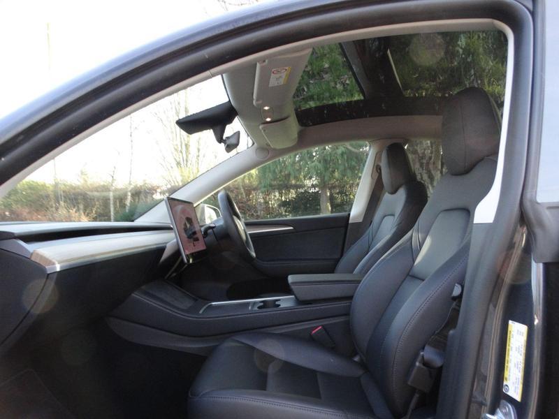 Tesla Model Y - Image 3