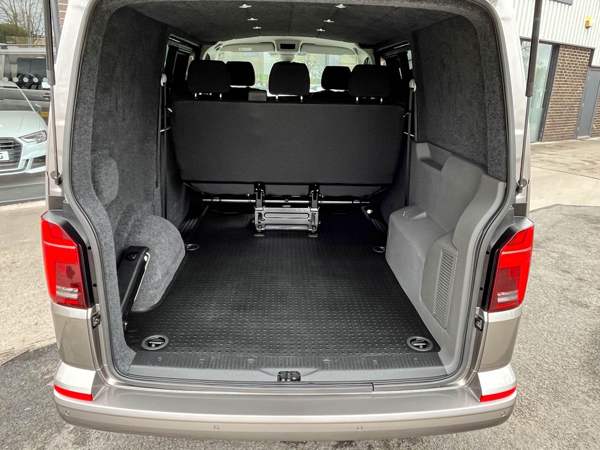 Volkswagen Transporter - Image 31