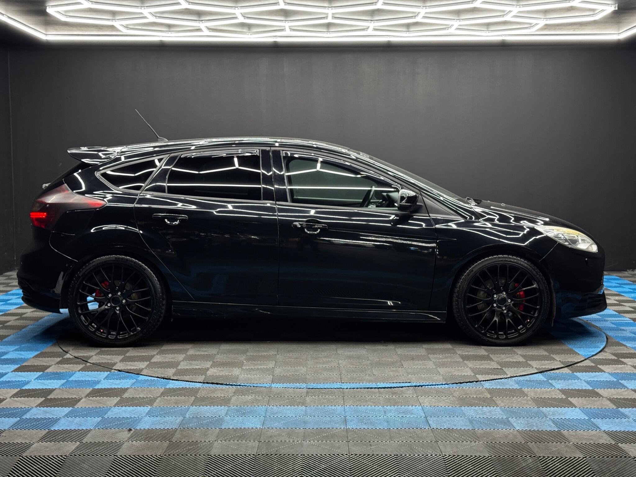 Ford Focus - Image 4