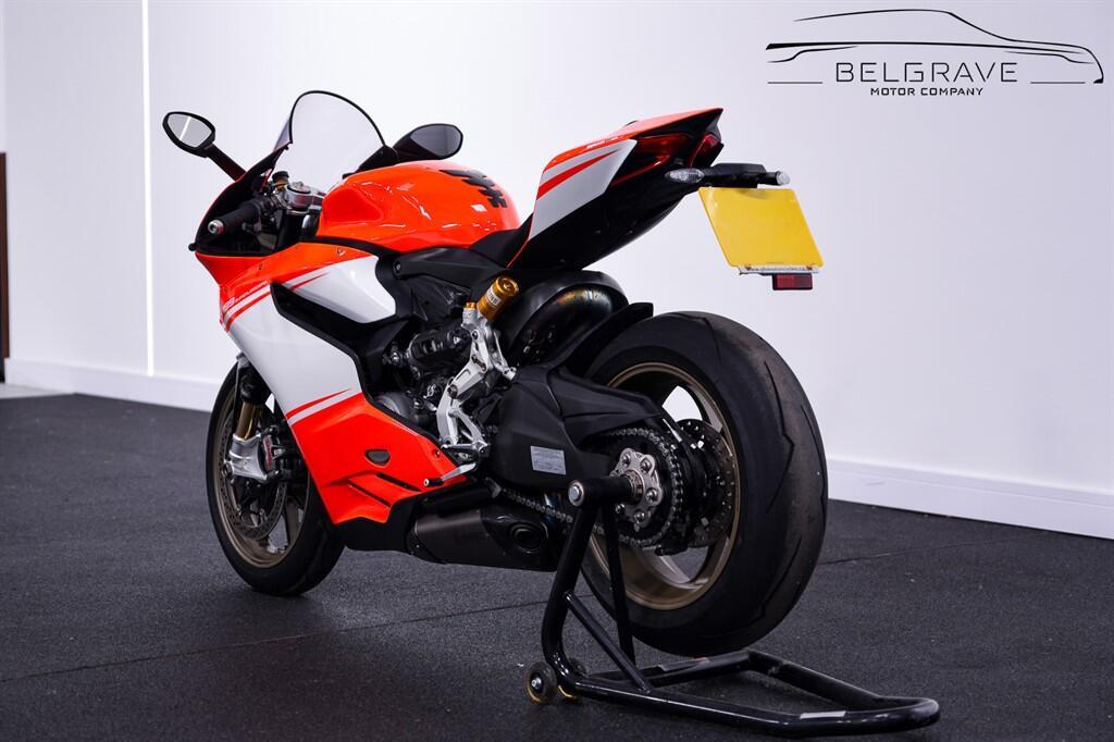 Ducati 1199 SUPERLEGGERA - Image 3
