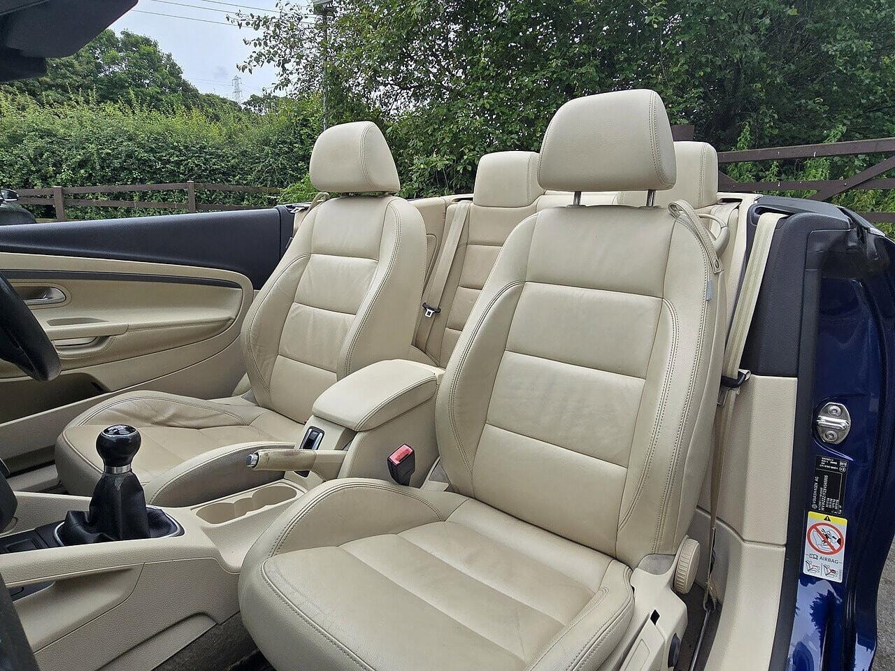 Volkswagen EOS - Image 8