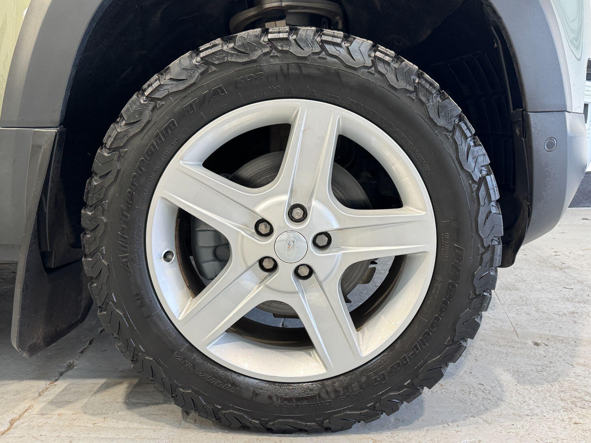 Land Rover Defender 110 - Image 27