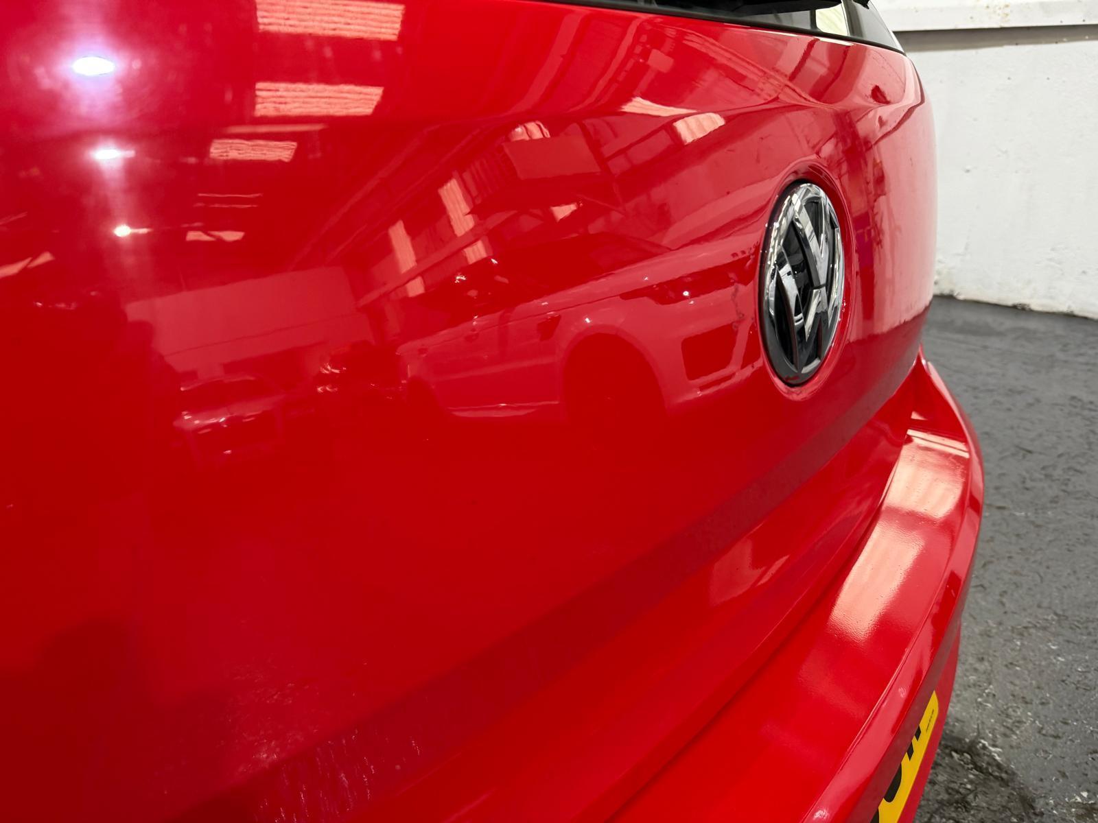 Volkswagen Polo - Image 11