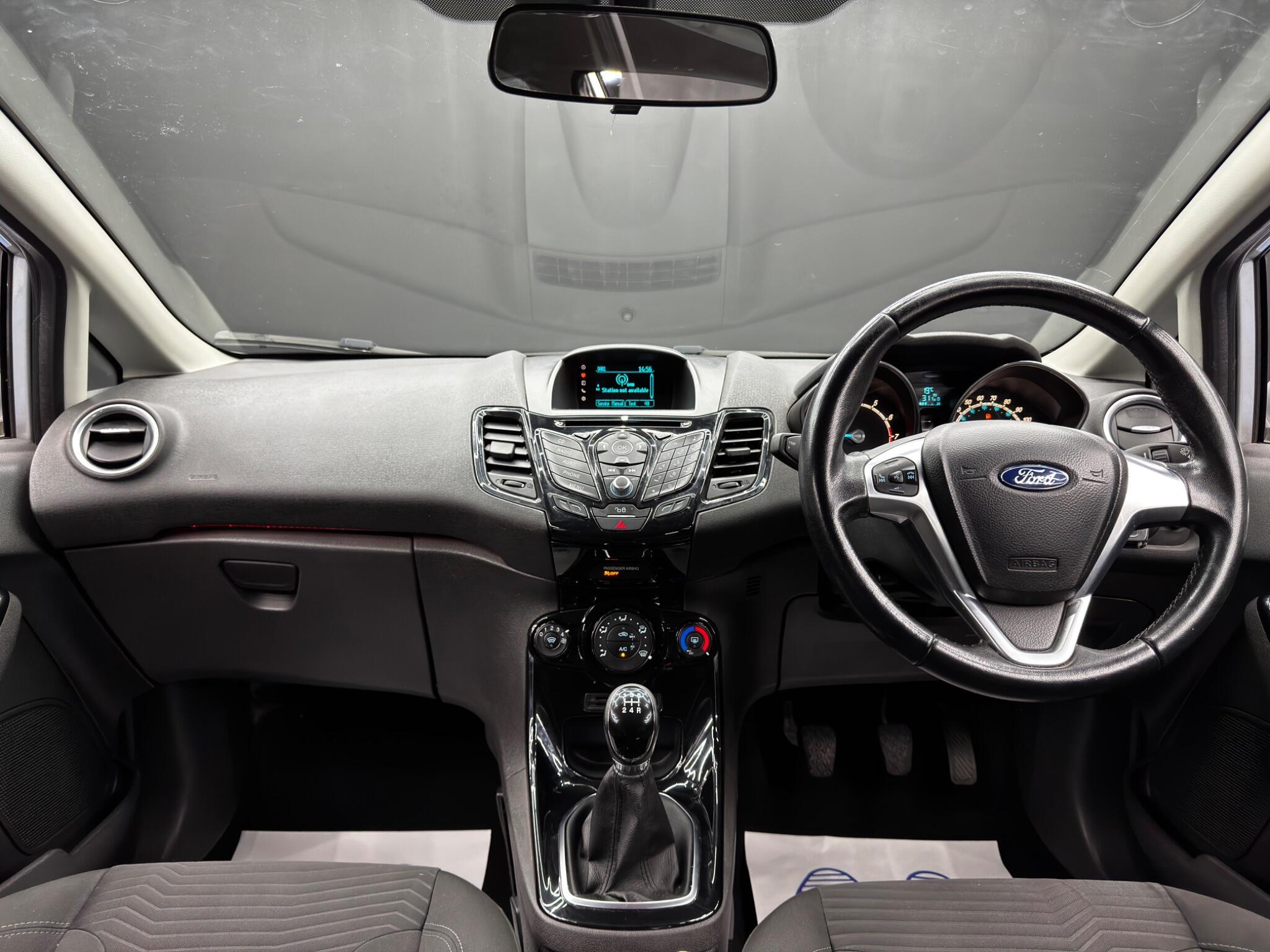 Ford Fiesta - Image 10