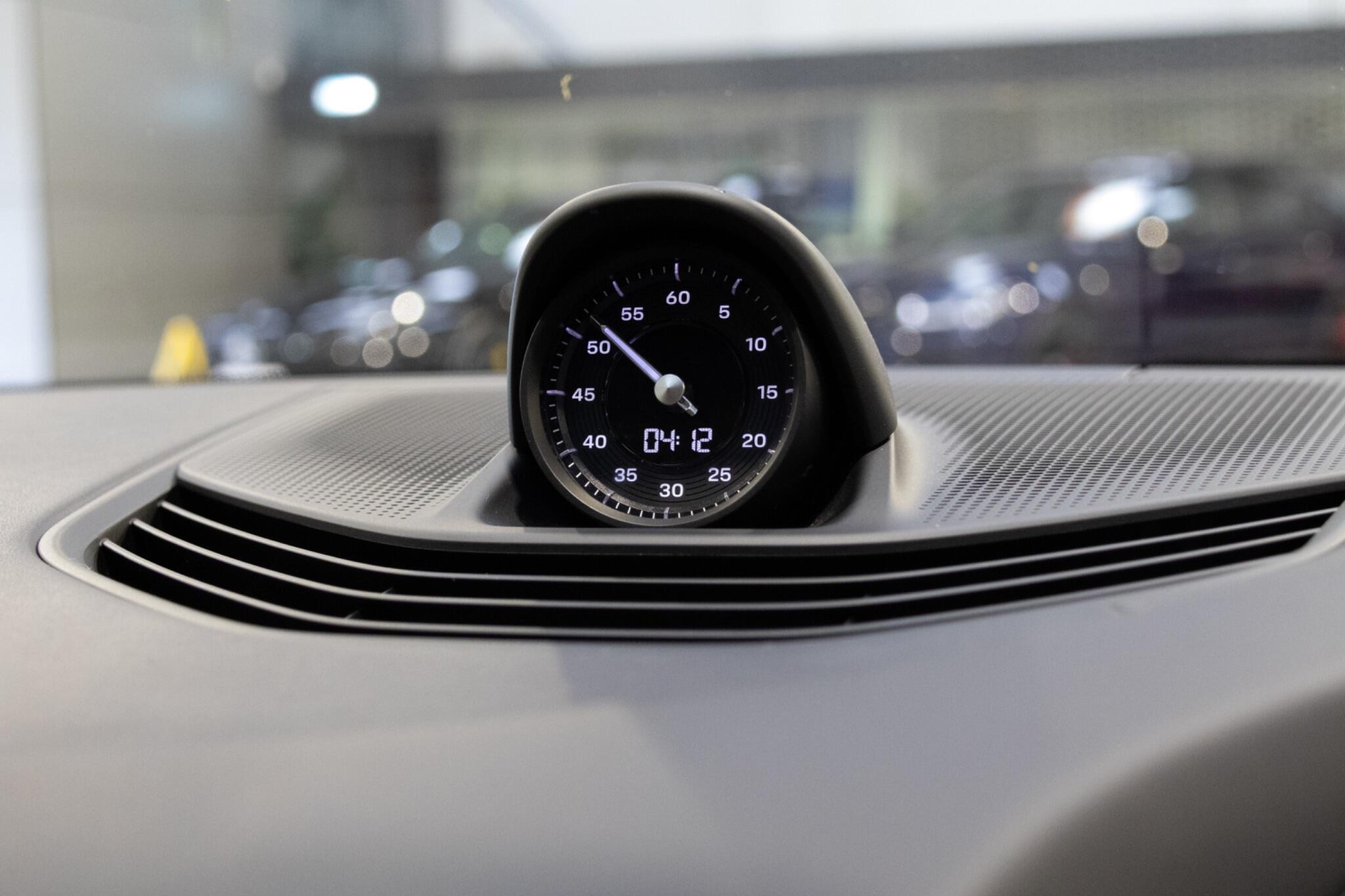 Porsche Taycan - Image 21