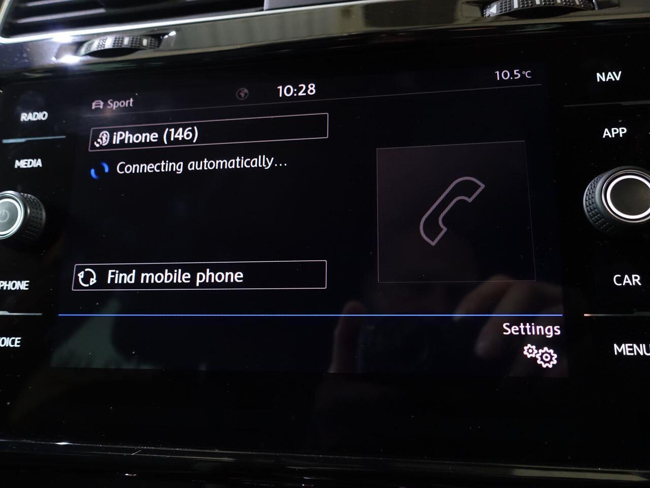 Volkswagen Golf - Image 30